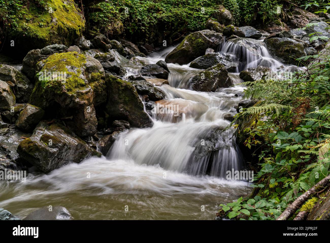 Kaskaden am Wasserfall im Breuergraben entlang der Schwarzache, Scheffau am Wilden Kaiser, Tirol, Kufstein, Wilder Kaiser, Österreich Stockfoto