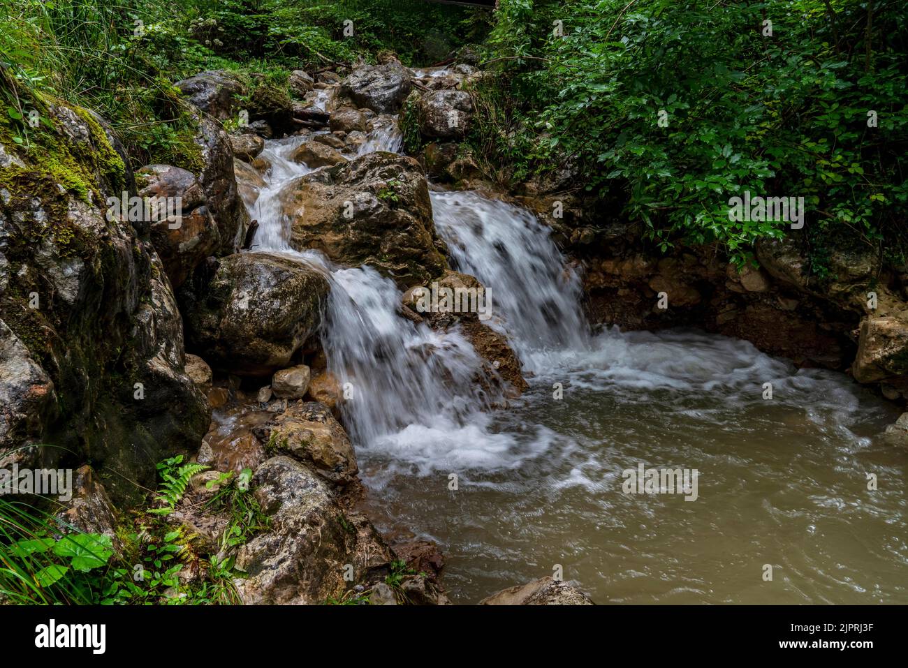 Kaskaden am Wasserfall im Breuergraben entlang der Schwarzache, Scheffau am Wilden Kaiser, Tirol, Kufstein, Wilder Kaiser, Österreich Stockfoto