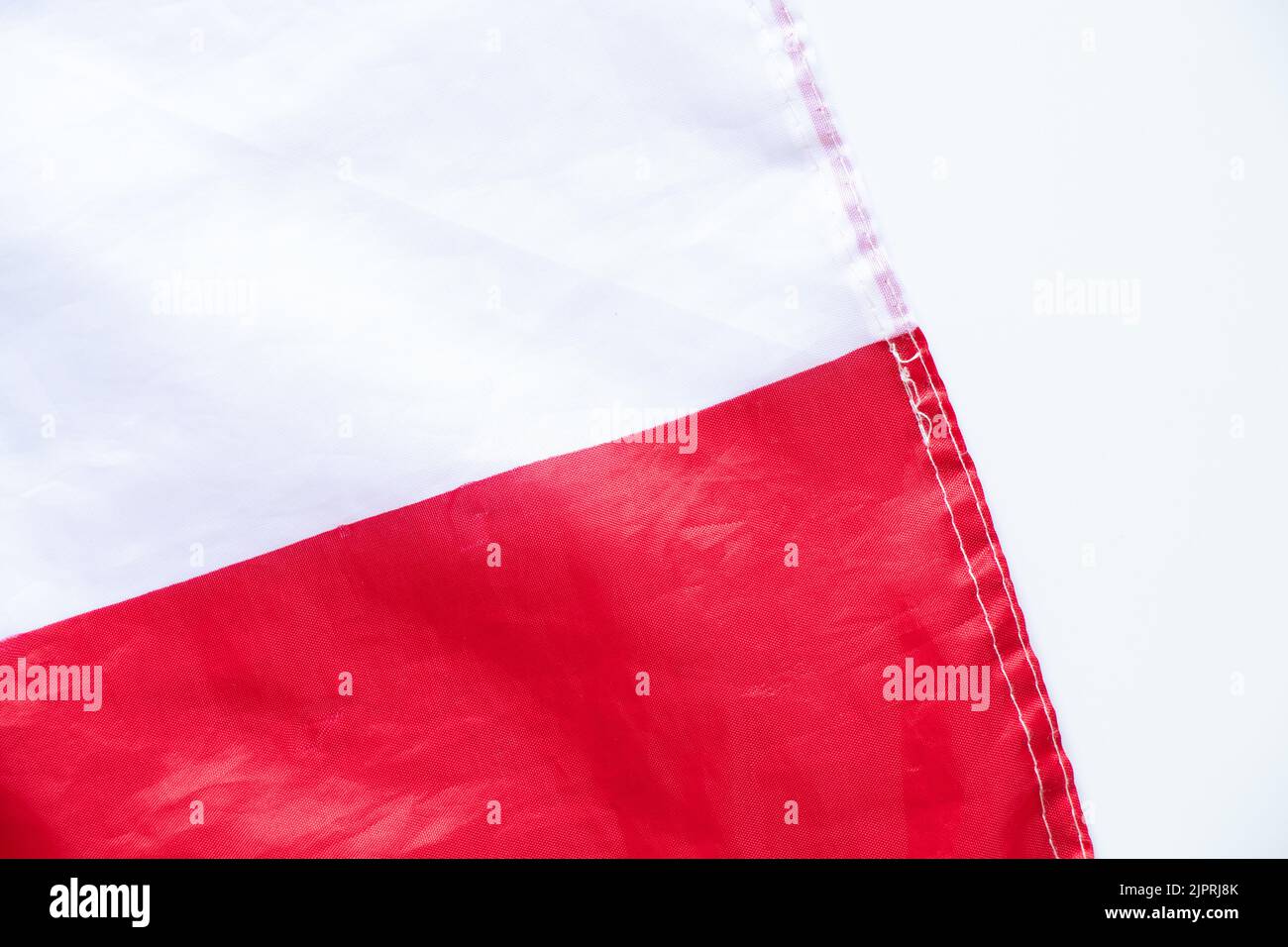 Polen Flagge auf weißem Hintergrund Nahaufnahme Stockfoto