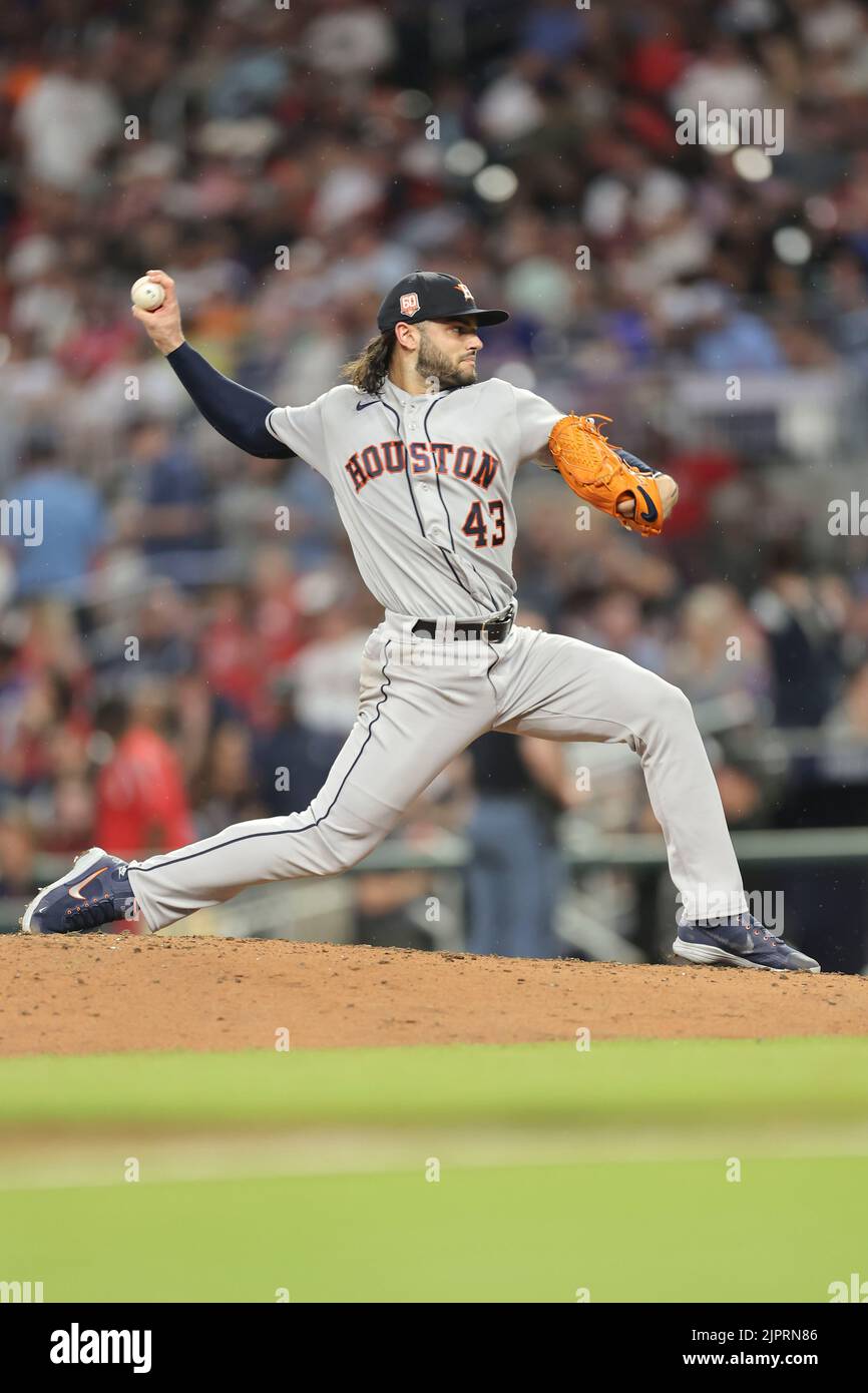 Atlanta, GA. USA; Houston Astros startet Pitcher Lance McCullers Jr. (43), in seinem zweiten Auftritt seit seiner Rückkehr von und Verletzung, liefert eine Pitc Stockfoto