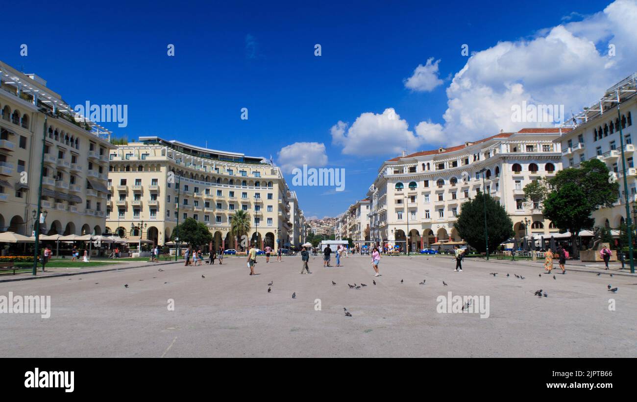 Thessaloniki Hauptplatz mit Leuten, die herumlaufen Stockfoto