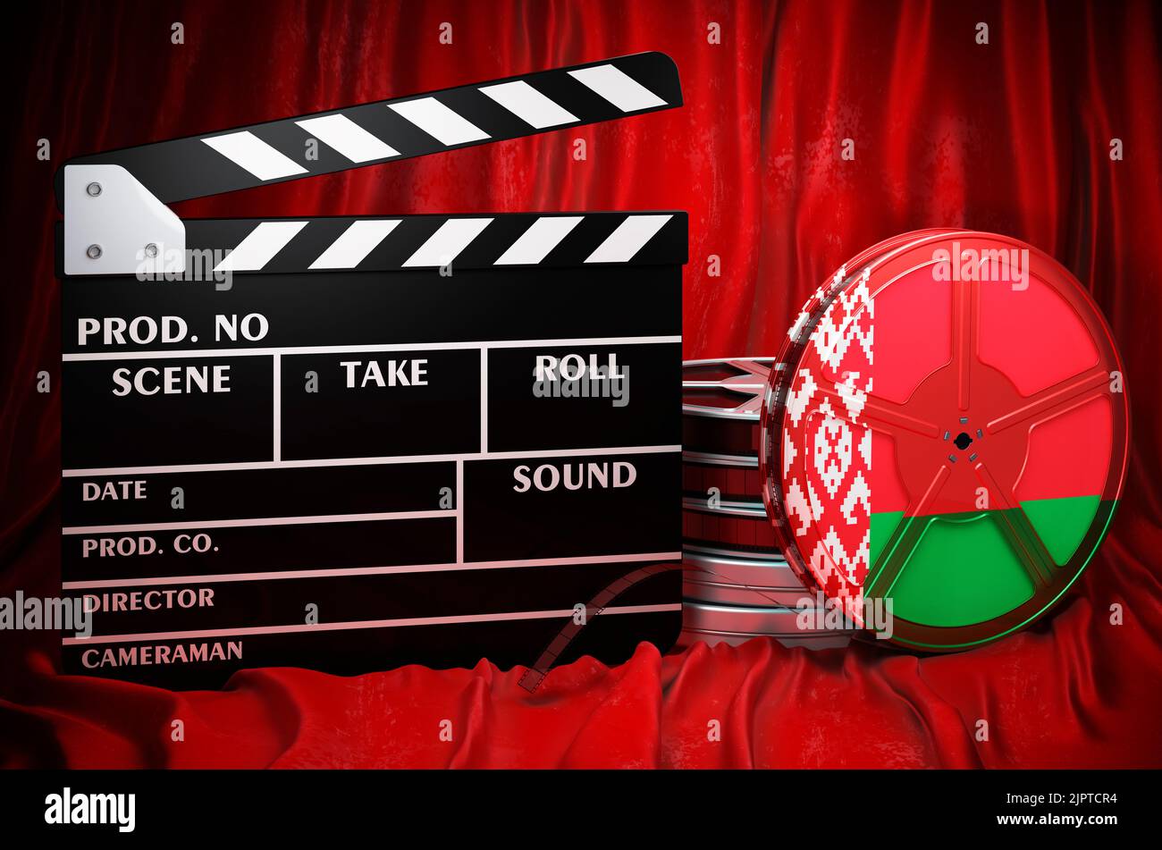 Weißrussische Kinematographie, Filmindustrie, Kino in Weißrussland, Konzept. Spanplatte mit und Filmrollen auf dem roten Stoff, 3D Rendering Stockfoto