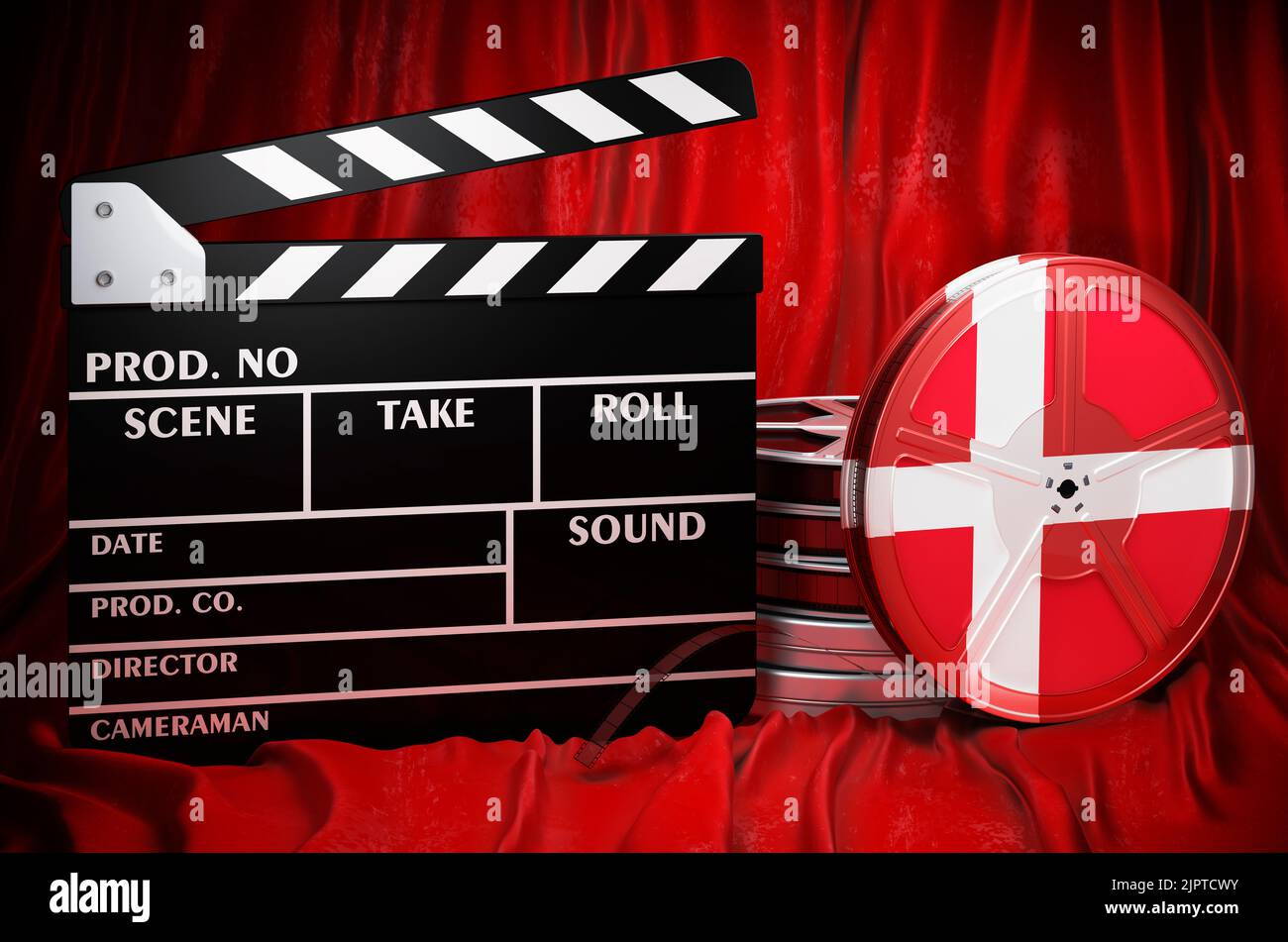 Dänische Kinematographie, Filmindustrie, Kino in Dänemark, Konzept. Spanplatte mit und Filmrollen auf dem roten Stoff, 3D Rendering Stockfoto
