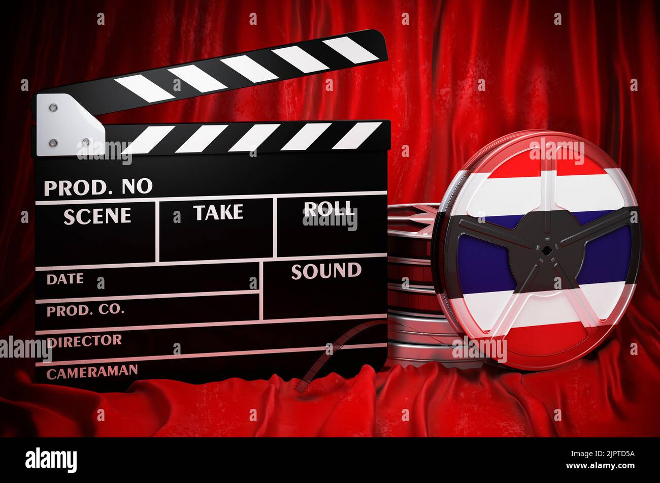 Thailändische Kinematographie, Filmindustrie, Kino in Thailand, Konzept. Spanplatte mit und Filmrollen auf dem roten Stoff, 3D Rendering Stockfoto