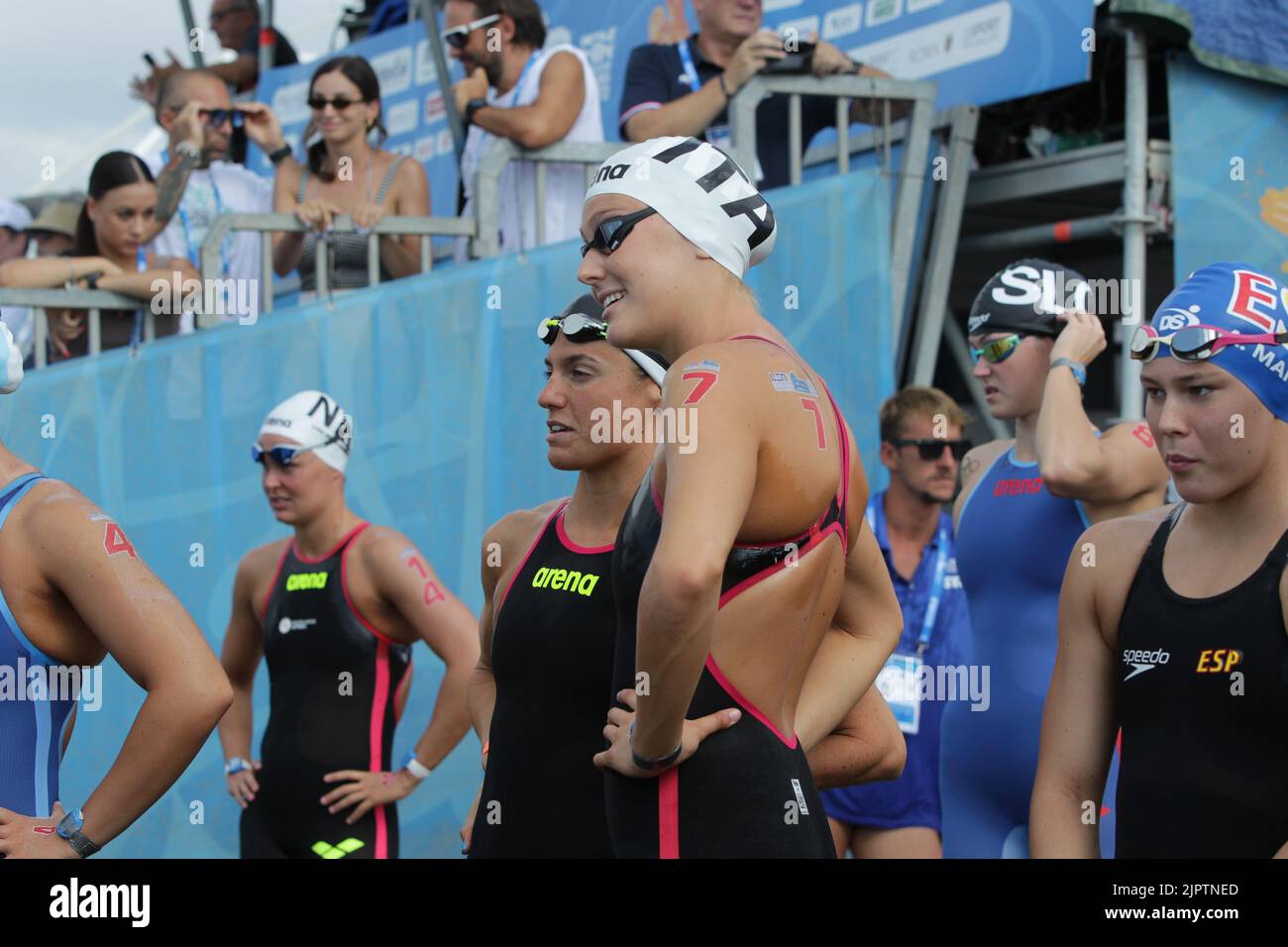 Lido di Ostia, Rom, Italien, 20. August 2022, Start im Freiwasser 5 km für Frauen während der European Acquatics Championships - Open Water (day1) - Schwimmen Stockfoto