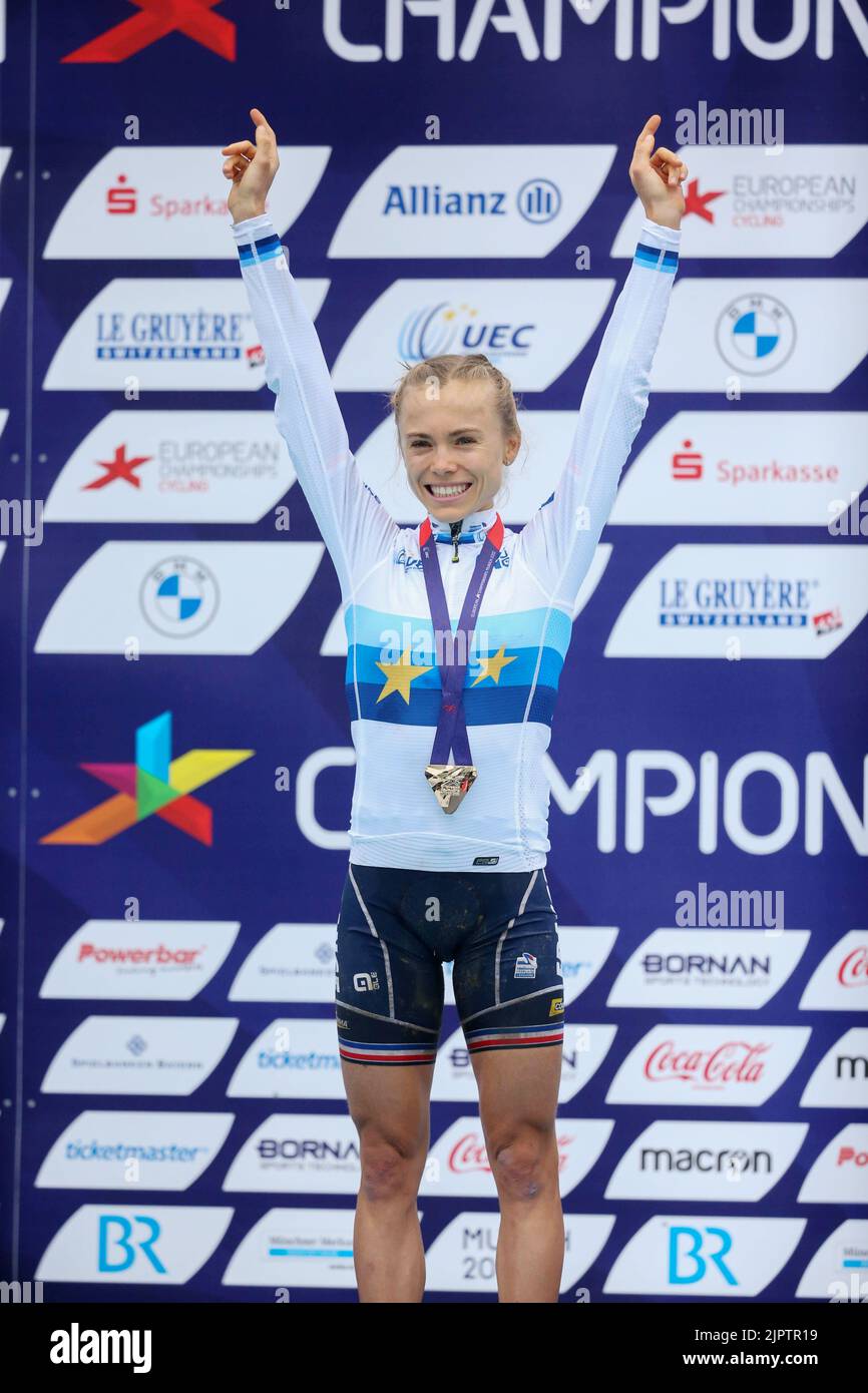 Loana Lecomte von Frankreich Goldmedaille beim Mountainbike, Frauen-Crosslauf bei den Europameisterschaften München 2022 am 20. August 2022 in München, Deutschland - Foto: Laurent Lairys/DPPI/LiveMedia Stockfoto