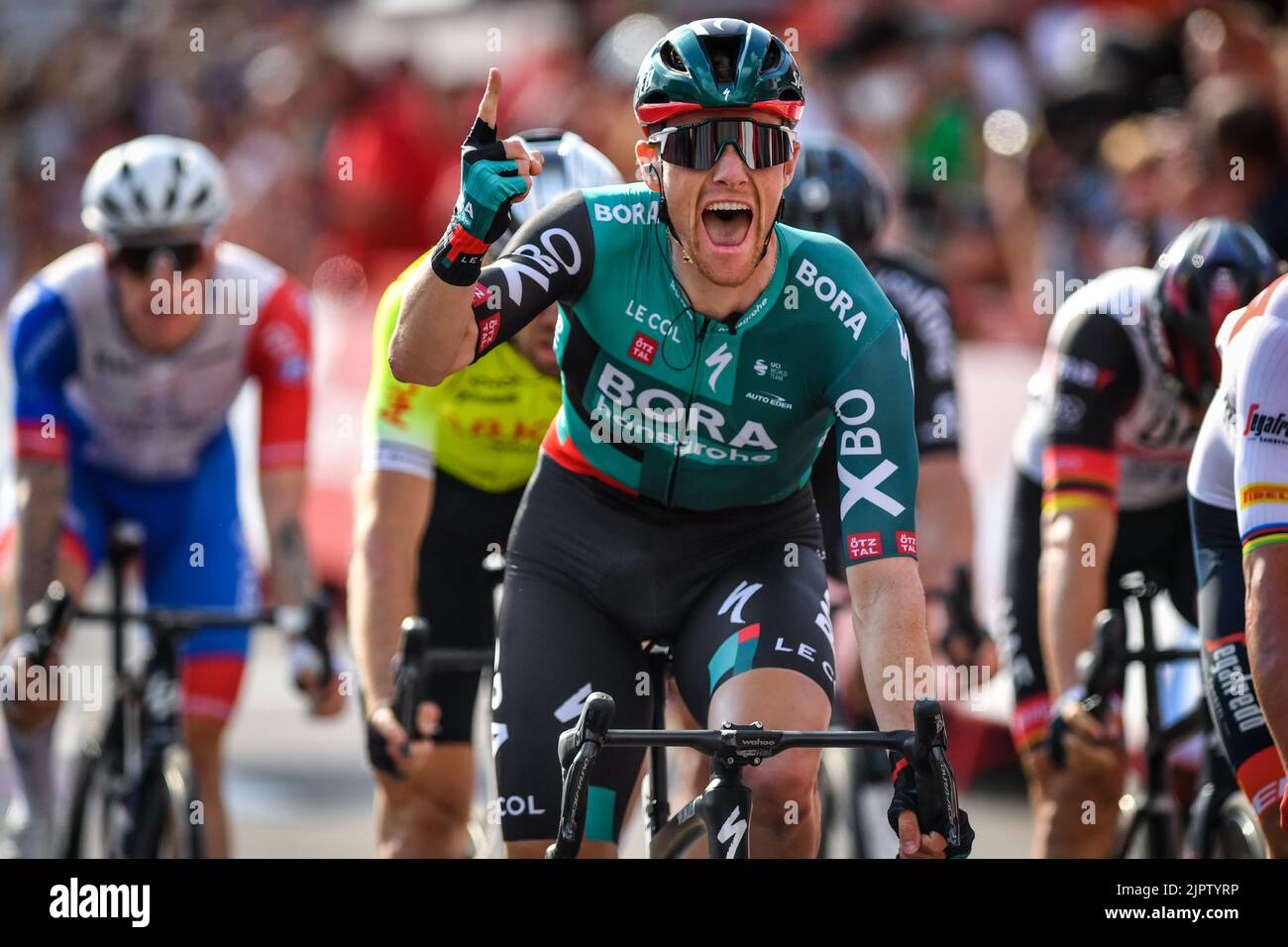 Der Irre Sam Bennett von Bora-Hansgrohe feiert am Samstag, den 20. August 2022 2022, nach dem Gewinn der Etappe 2 der „Vuelta a Espana“, eines Radrennens der spanischen Rundfahrt von 's-Hertogenbosch nach Utrecht (175,1 km) in den Niederlanden. BELGA FOTO LUC CLAESSEN Stockfoto