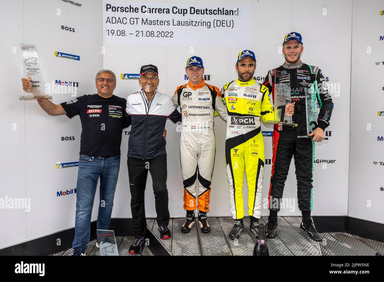 Klettwitz, Deutschland. 20. August 2022. Ernst Moser, Alexander Pollich, Larry ten Voorde (NL), Team GP Elite, Dylan Pereira (L), IronForce Racing von Phoenix, Rudy van Buren (NL), HUBER RACING, Porsche Carrera Cup Deutschland, Lausitzring 2022 - Credit: SPP Sport Pressefoto. /Alamy Live News Stockfoto