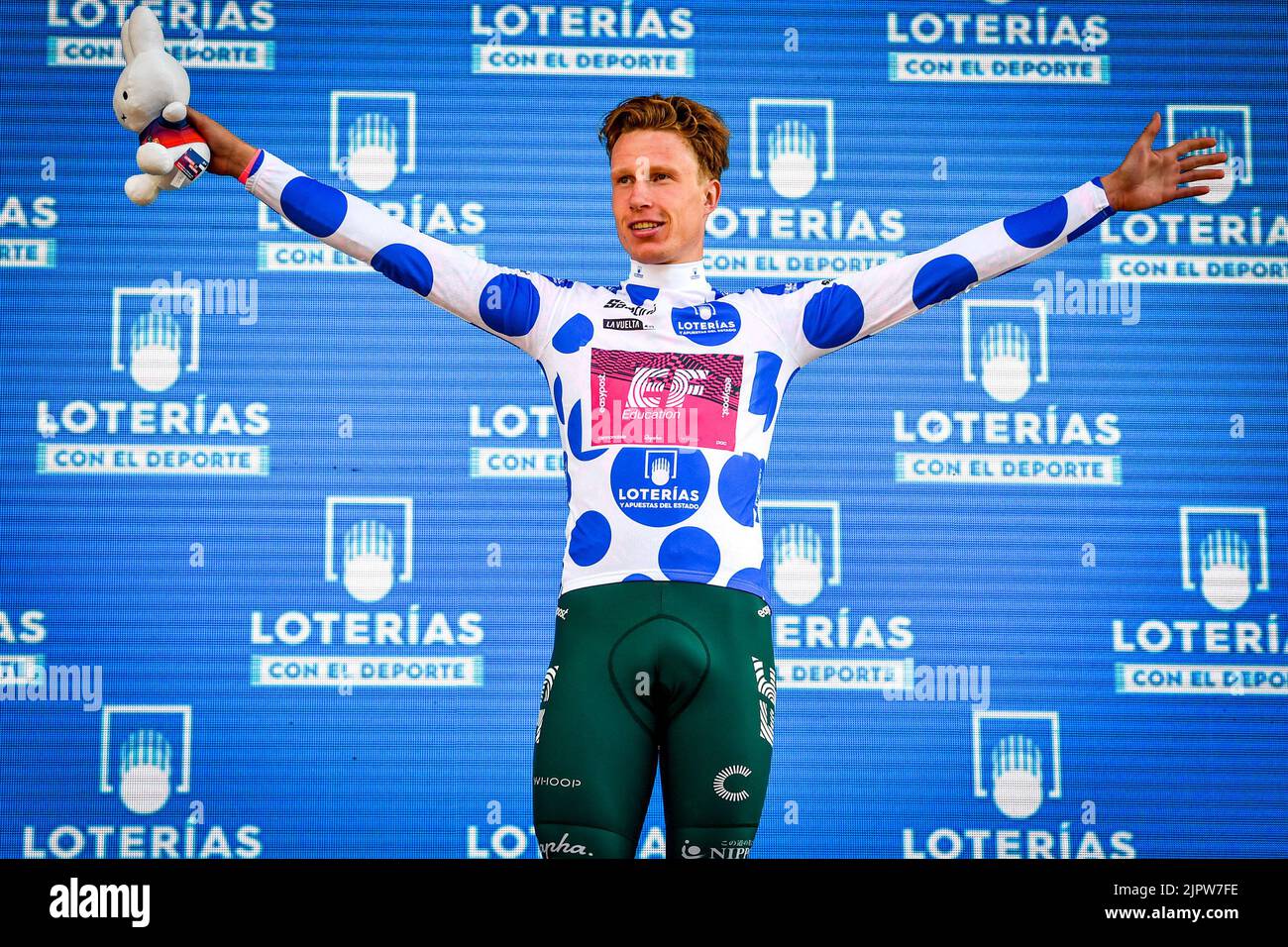 Der Niederländer Julius van den Berg von EF Education-EasyPost feiert am Samstag, den 20. August 2022 2022, im roten Polka-Dot-Trikot für den besten Kletterer auf dem Podium nach der Etappe 2 der Ausgabe der 'Vuelta a Espana', Rundfahrt durch Spanien, von 's-Hertogenbosch nach Utrecht (175,1 km) in den Niederlanden. BELGA FOTO LUC CLAESSEN Stockfoto