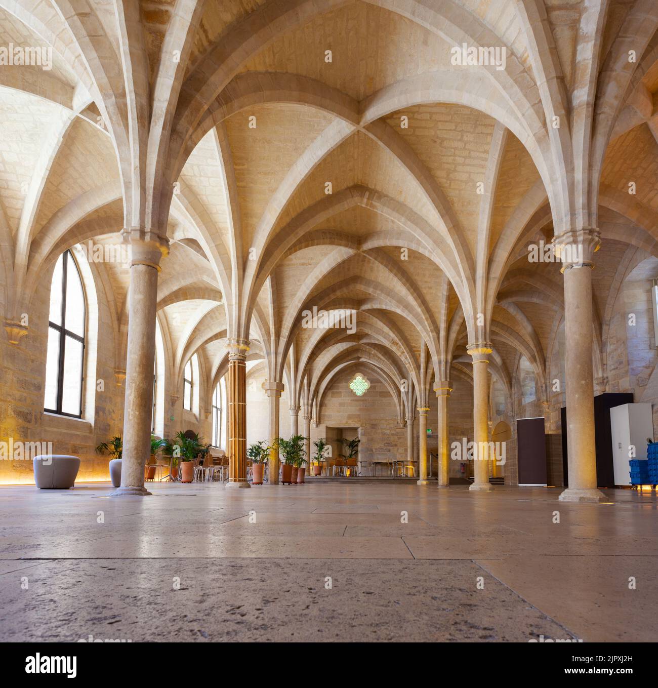 Innenansicht des Refektoriums des College des Bernardins in Paris Stockfoto