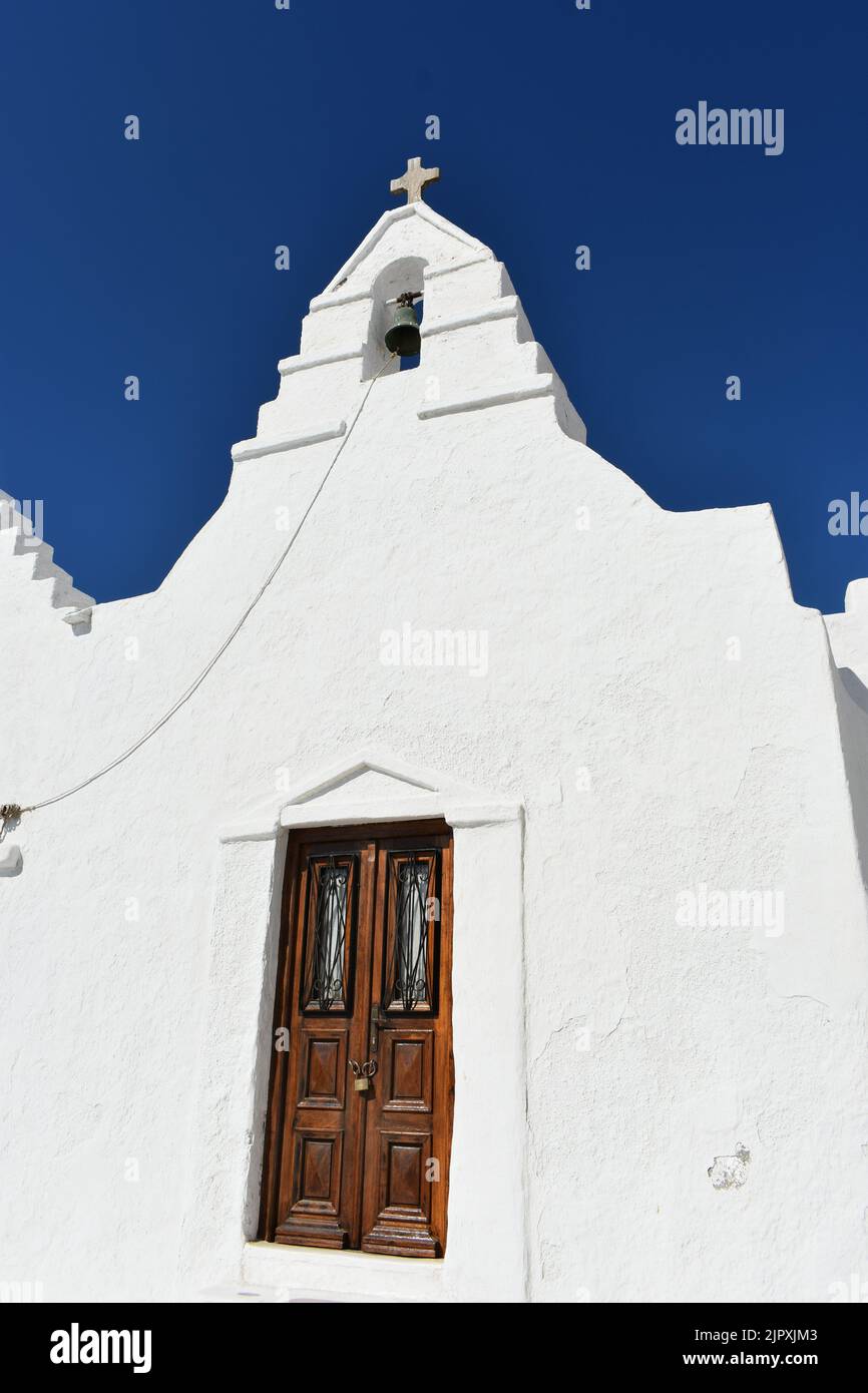 Die Weiße Kirche Panagia Paraportiani befindet sich in der Nähe von Kastro, in der Stadt Chora, auf der griechischen Insel Mykonos. Stockfoto