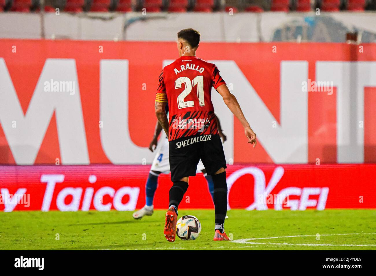 MALLORCA, SPANIEN - 20. AUGUST: Antonio Raillo von RCD Mallorca im Spiel zwischen RCD Mallorca und Real Betis von La Liga Santander am 20. August 2022 im Visit Mallorca Stadium Son Moix in Mallorca, Spanien. (Foto von Samuel Carreño/PxImages) Stockfoto