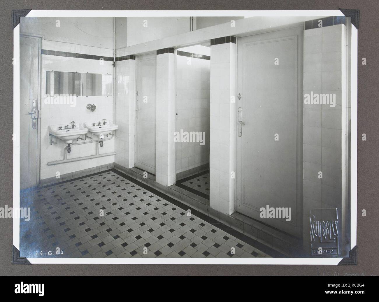 Toilettes après les travaux des années 30 P-FG-AL-00001-20 Stockfoto