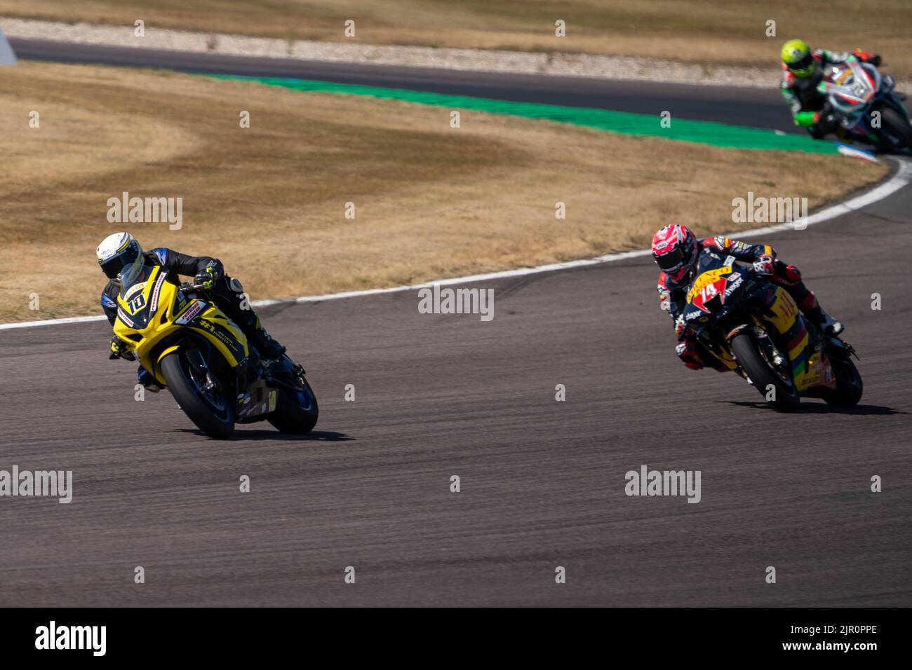 Dave Todd #74 Und Joe Dheldon-Shaw #10 Pirelli Superstock National Championship Thruxton 2022 Stockfoto