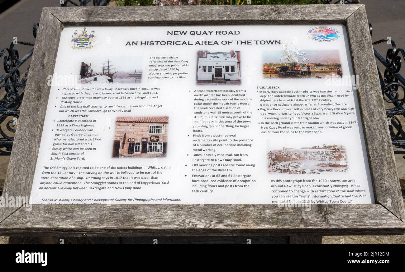 Whitby Tourist Information Board in New Quay Road, Whitby, Yorkshire. England, Großbritannien Stockfoto