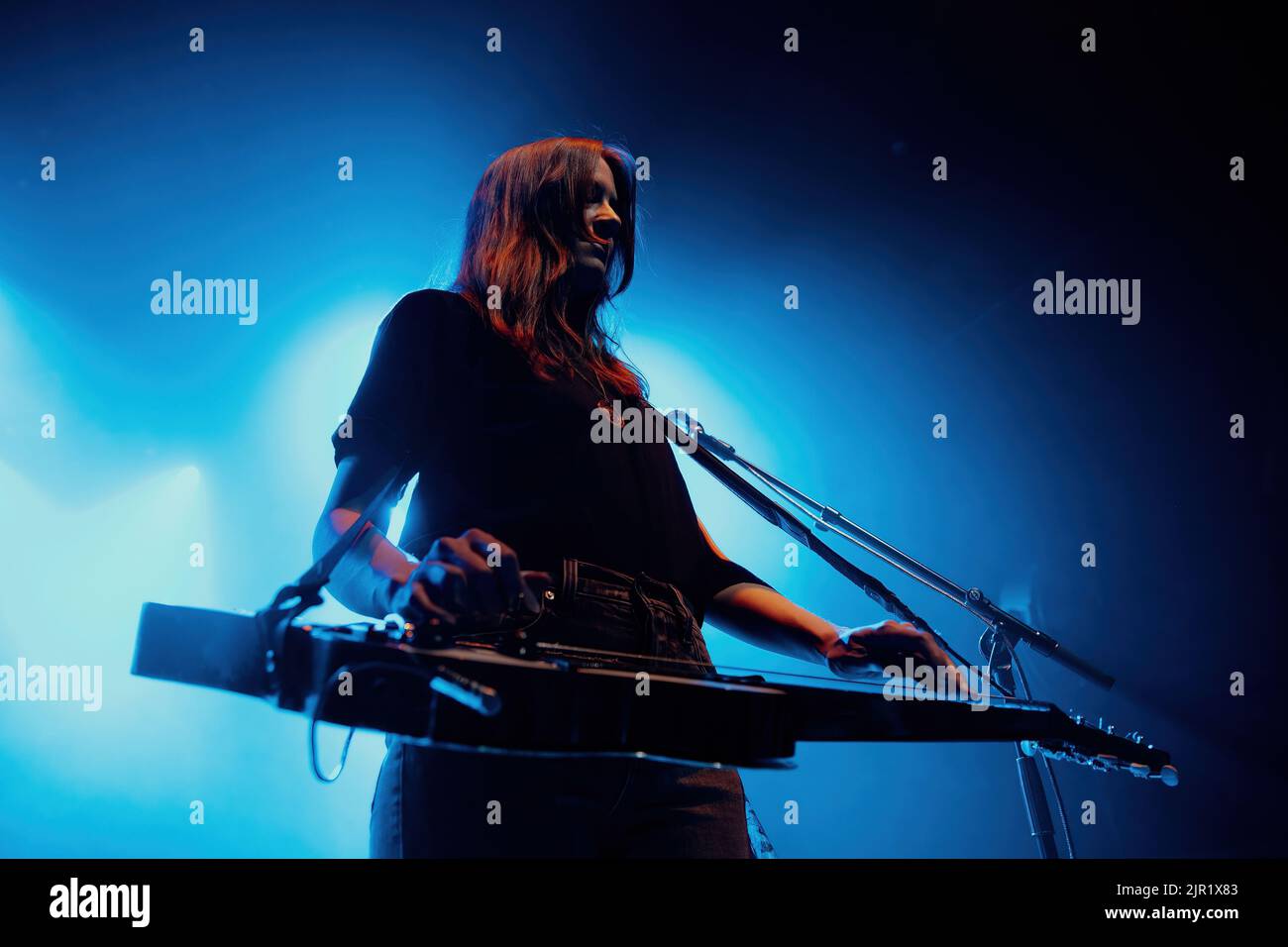 BARCELONA - MAI 14: Larkin Poe (Blues-Rock-Band) treten am 14. Mai 2022 auf der Bühne des Apolo in Barcelona, Spanien, auf. Stockfoto