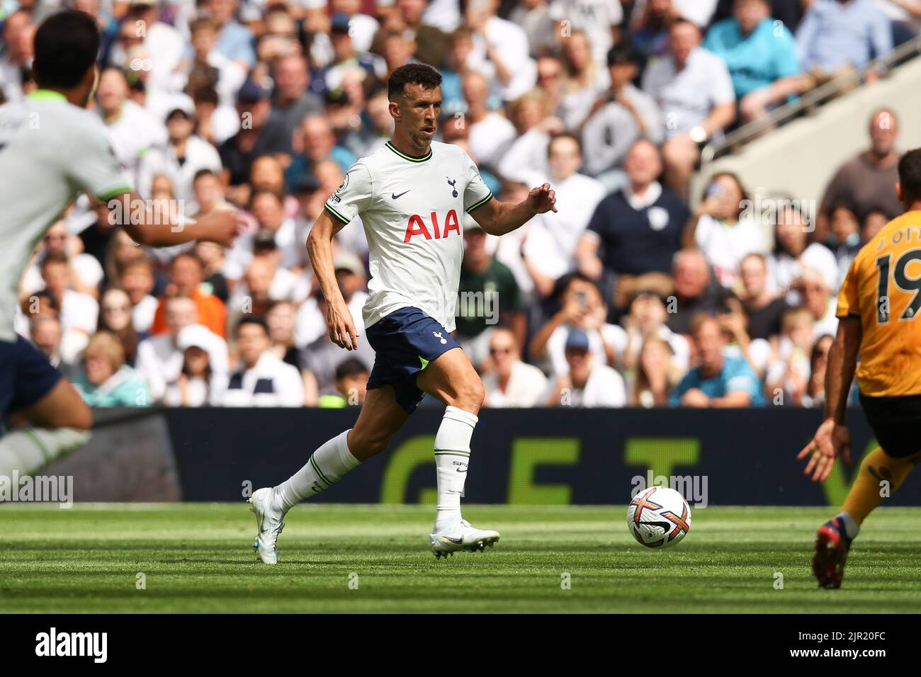 London, Großbritannien. 21. August 2022. Ivan Perišić von Tottenham Hotspur in Aktion während des Premier League-Spiels zwischen Tottenham Hotspur und Wolverhampton Wanderers am 20. August 2022 im Tottenham Hotspur Stadium, London, England. Foto von Ken Sparks. Nur zur redaktionellen Verwendung, Lizenz für kommerzielle Nutzung erforderlich. Keine Verwendung bei Wetten, Spielen oder Veröffentlichungen einzelner Clubs/Vereine/Spieler. Kredit: UK Sports Pics Ltd/Alamy Live Nachrichten Stockfoto