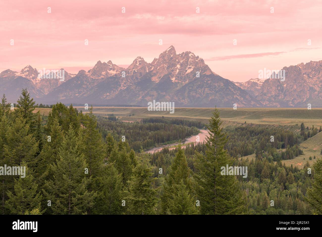 Landschaftlich reizvolle Sommer-Sunrsie-Landschaft in den Tetons Stockfoto