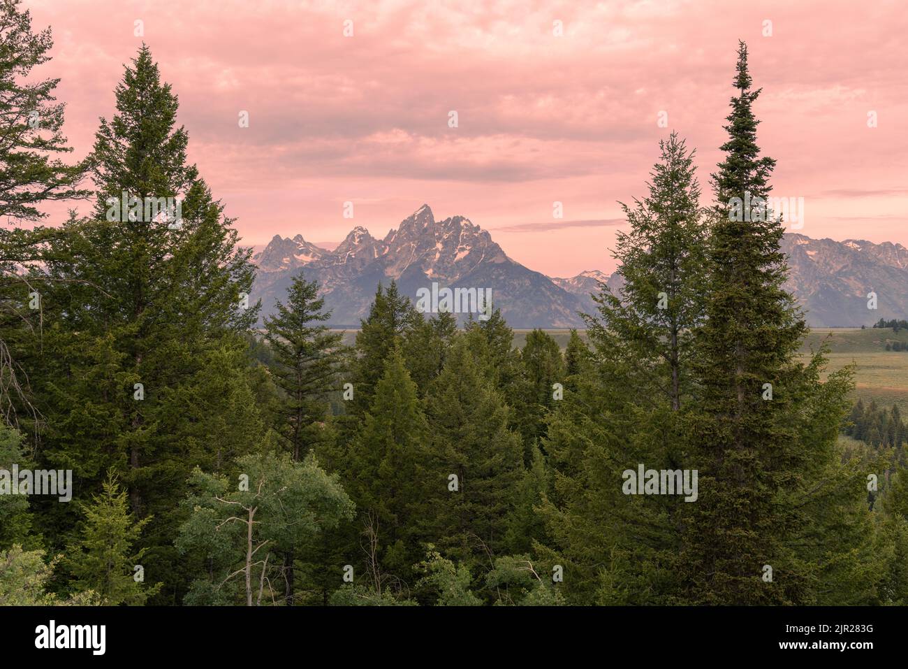 Landschaftlich reizvolle Sommer-Sunrsie-Landschaft in den Tetons Stockfoto