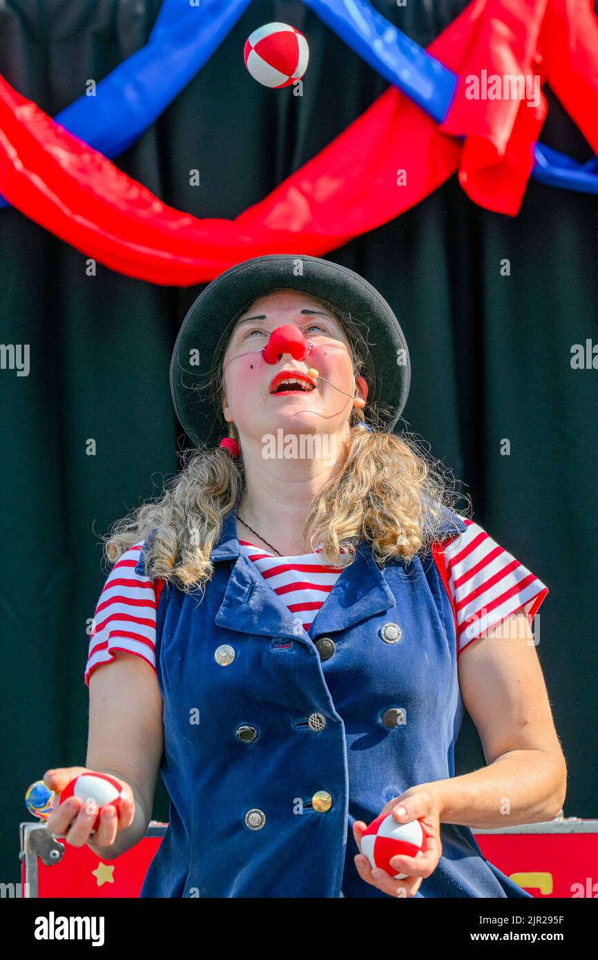 Cosmo's Pop-Up Circus, Arts Alive Festival, Downtown Langley, British Columbia, Kanada Stockfoto