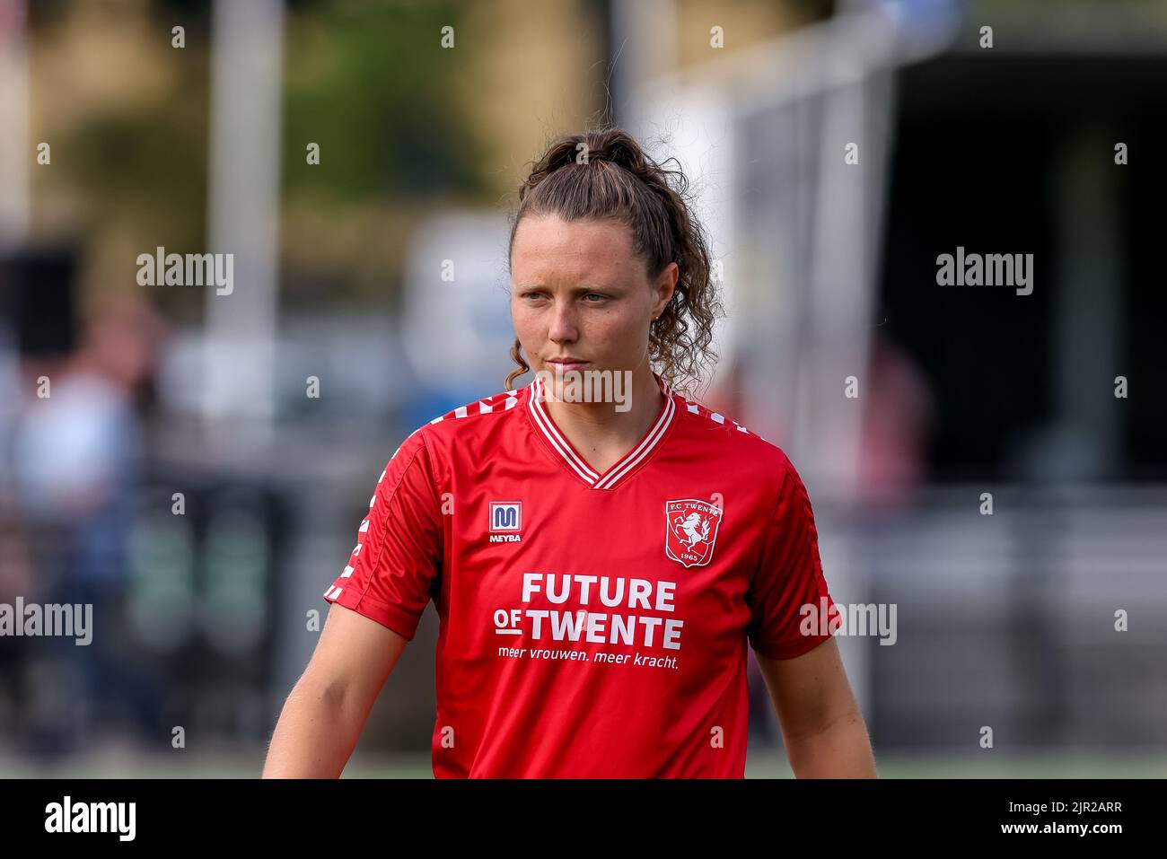 ENSCHEDE, NIEDERLANDE - 21. AUGUST: Fenna Kalma vom FC Twente während des Qualifikationsspiels der UEFA Woman's Champions League zwischen dem FC Twente VR und SL Benfica VR am 21. August 2022 im Sportcampus Diekman in Enschede, Niederlande (Foto: Marcel ter Bals/Orange Picles) Stockfoto