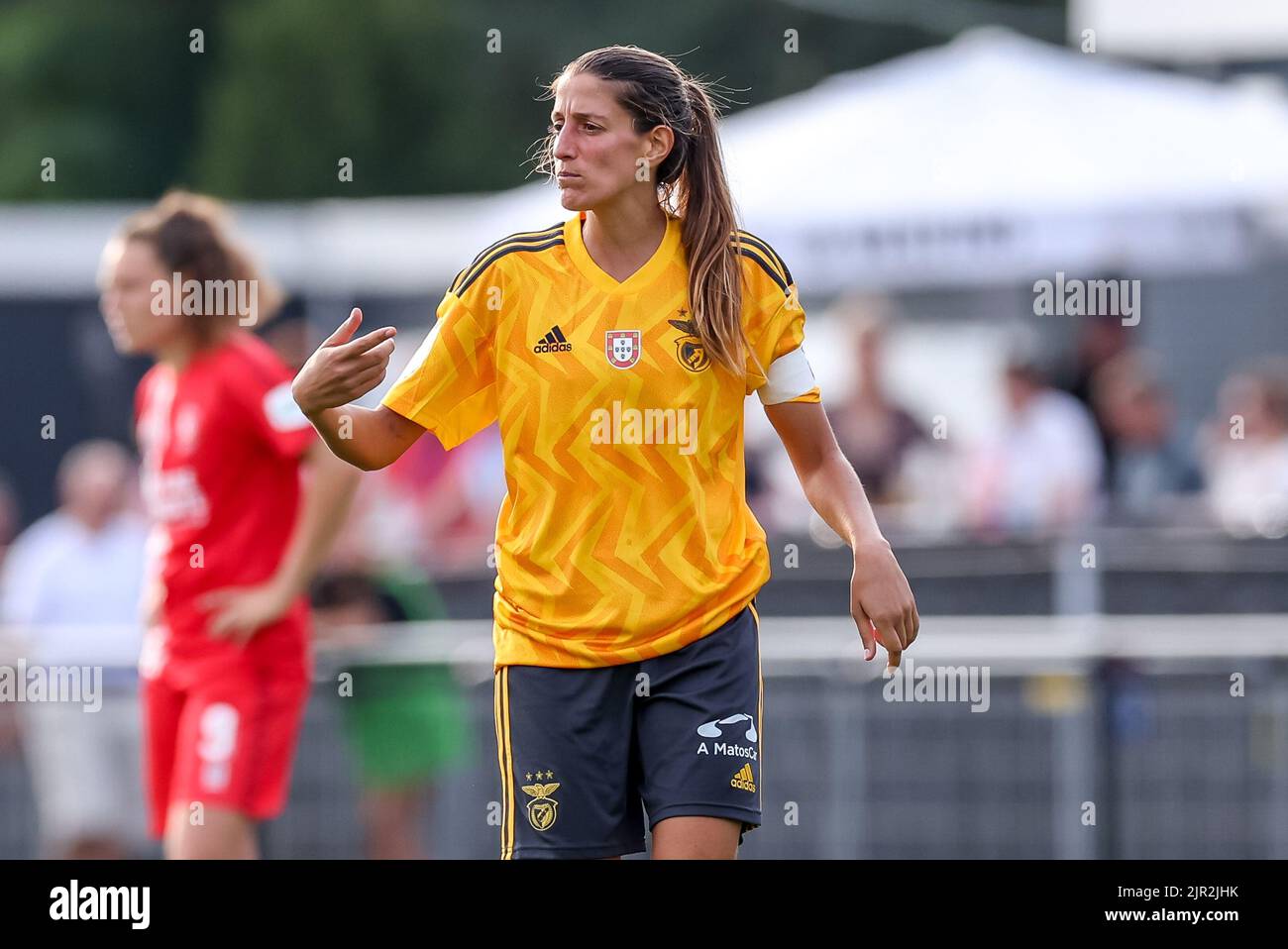 ENSCHEDE, NIEDERLANDE - 21. AUGUST: Silvia Rebelo von SL Benfica während des UEFA Woman's Champions League Qualifikationsspiels zwischen dem FC Twente VR und SL Benfica VR am 21. August 2022 im Sportcampus Diekman in Enschede, Niederlande (Foto: Marcel ter Bals/Orange Picles) Stockfoto