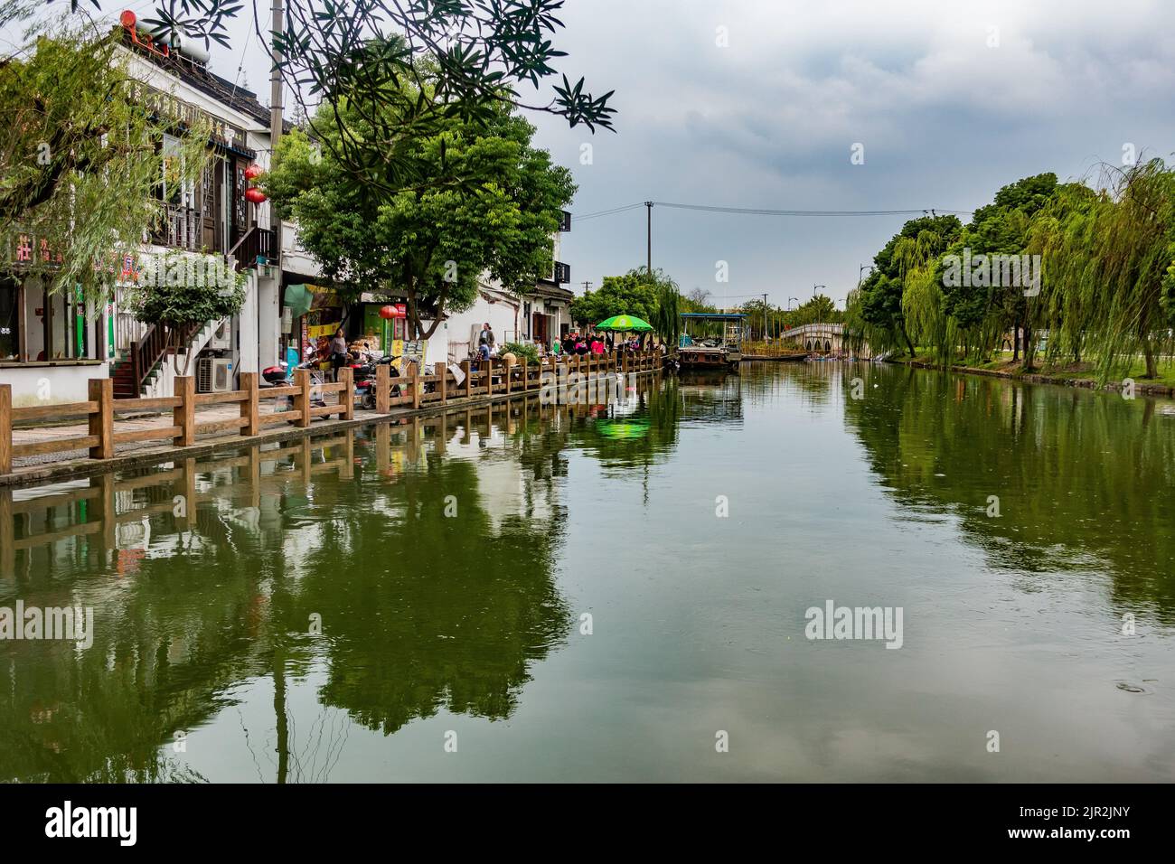 Die antike Stadt Zhujiajiao in Shanghai, China, ist auch als das Venedig von Shanghai bekannt Stockfoto