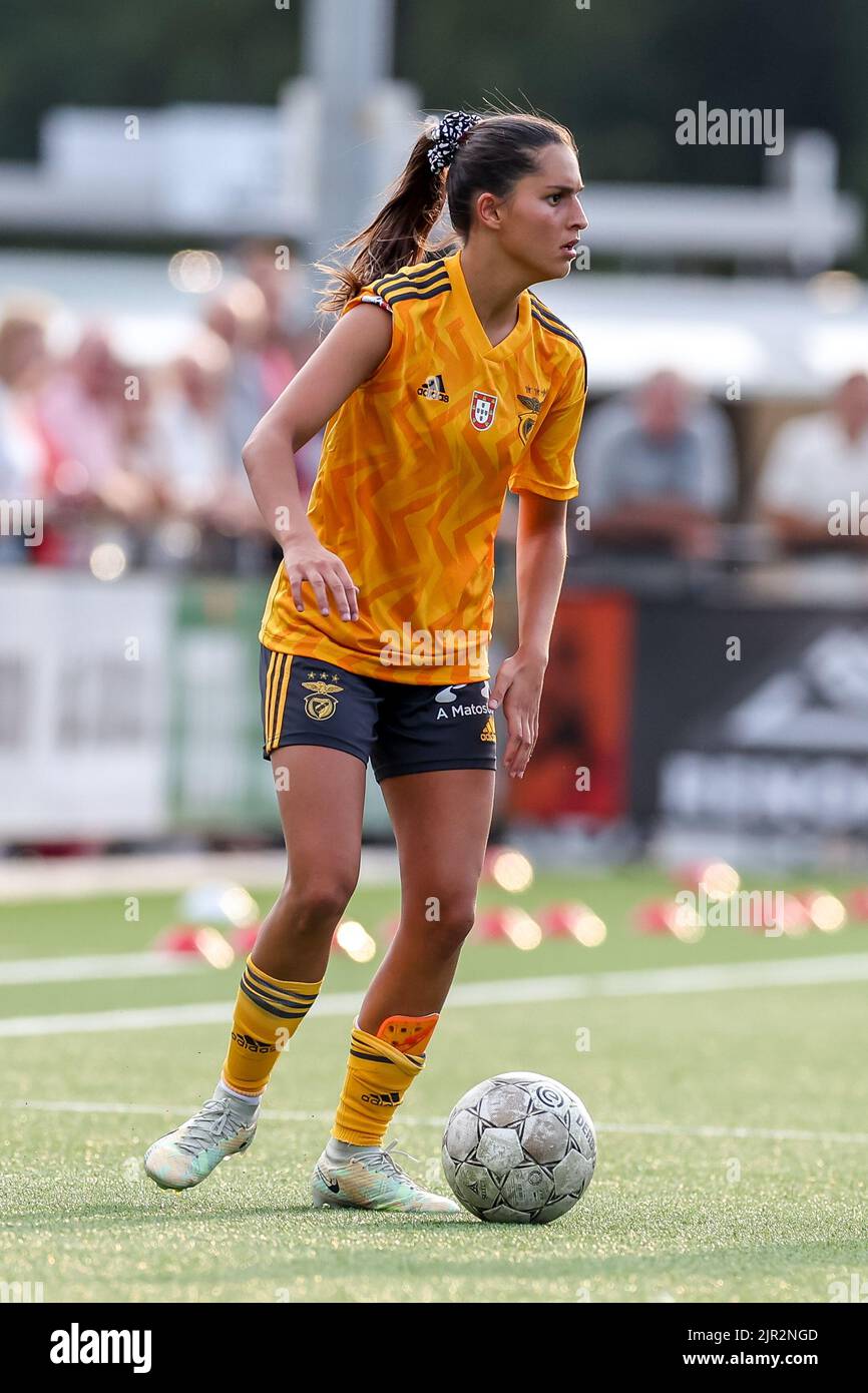 ENSCHEDE, NIEDERLANDE - 21. AUGUST: KiKa Nazareth von SL Benfica während des UEFA Woman's Champions League Qualifikationsspiels zwischen dem FC Twente VR und SL Benfica VR am 21. August 2022 im Sportcampus Diekman in Enschede, Niederlande (Foto: Marcel ter Bals/Orange Picles) Stockfoto