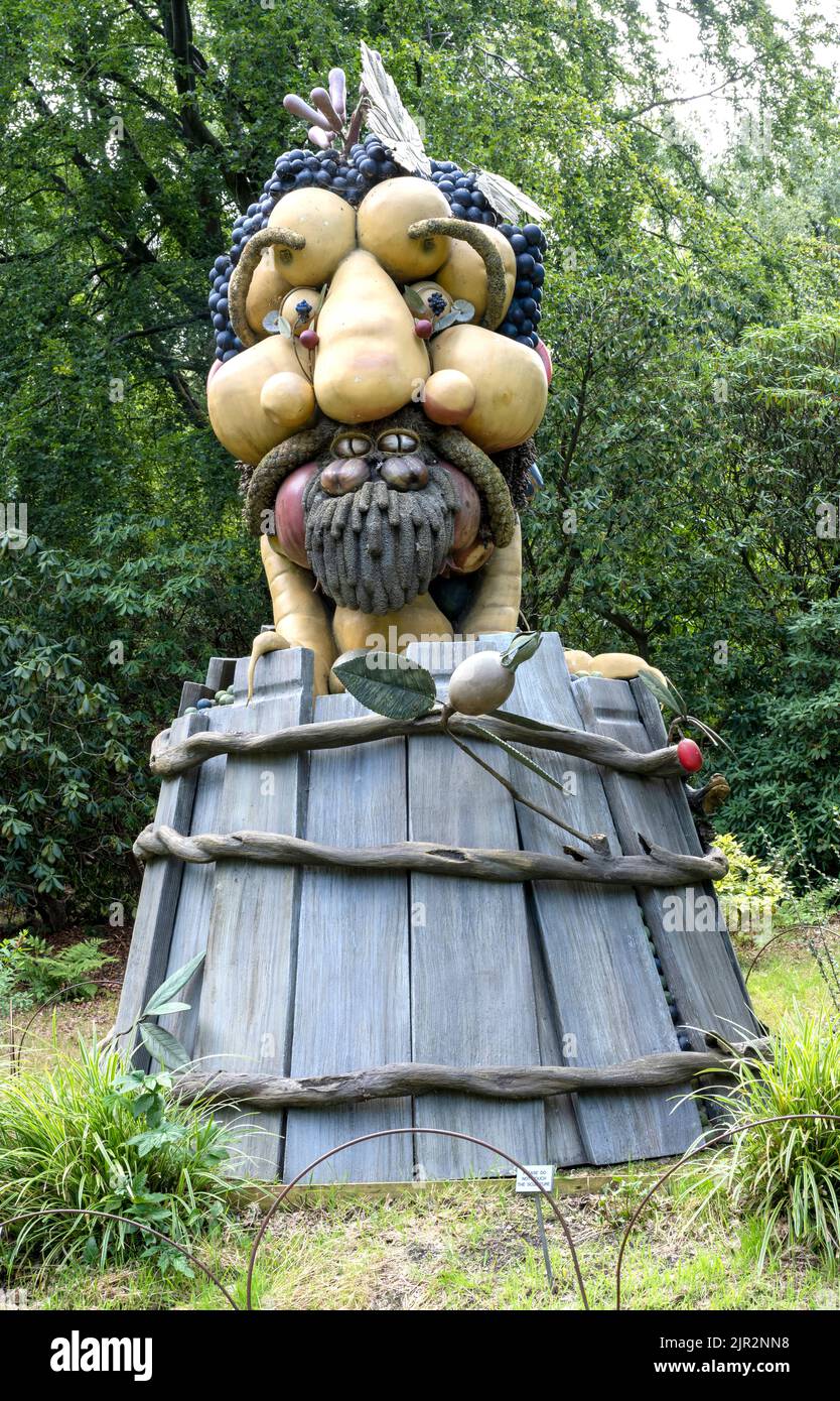 Still Life Art - die Four Seasons Skulptur von Philip Haas bei RHS Harlow Carr, Crag Lane, Beckwithshaw, Harrogate, Yorkshire, England, Großbritannien Stockfoto