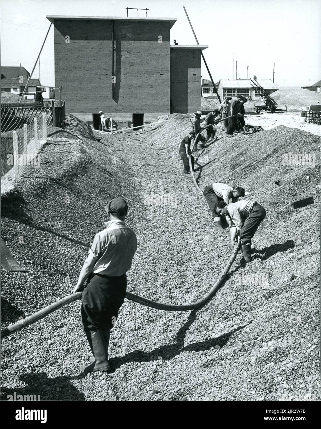 Verlegen der Kanalkabel 1961 Stockfoto