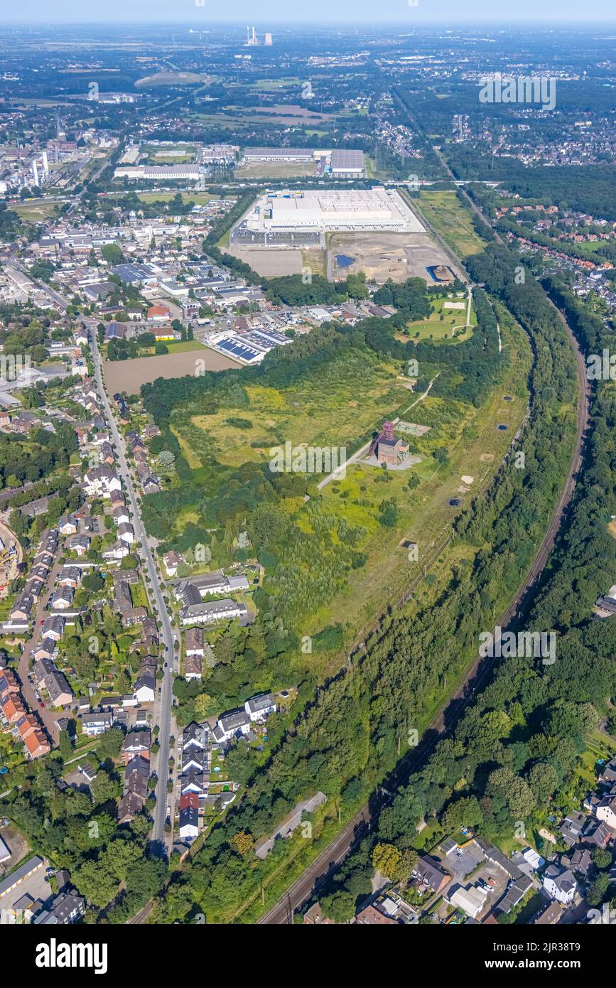 Luftaufnahme, Kolonie Sterkrade mit historischem Windturm, Zentrallager Edeka und SEGRO Logistics Park im Stadtteil Schwarze Heide in Oberha Stockfoto