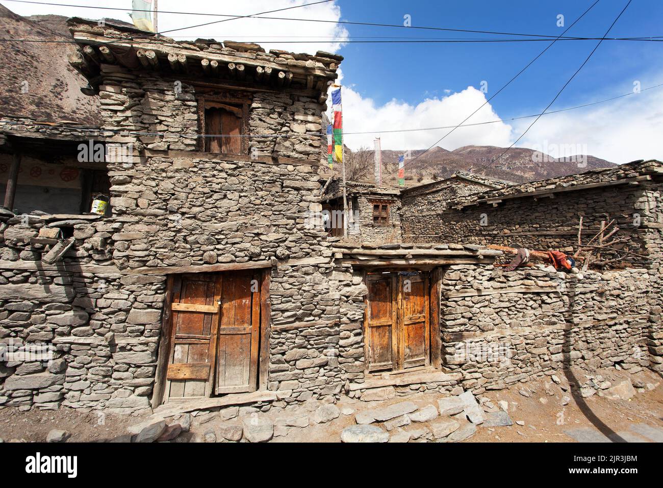 Blick auf lokale Steingebäude in Manang Dorf eines der besten Dörfer in rund Annapurna Circuit Trekking Trail Route, Nepal Stockfoto