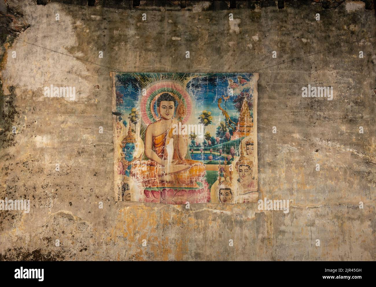 Alter gemalter Druck von buddha auf verfallenen Wänden in kambodscha asien Stockfoto