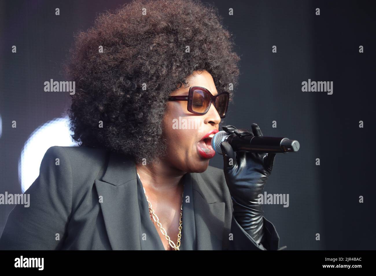 Henley-on-Thames, Oxfordshire, Großbritannien. 21. August 2022. Rewind Festival South am 3.. Tag. Zu den Line-up-Unternehmen gehören Tom Bailey, The Human League, Midge Ure, Mica Paris, The Real Thing, Heather Small, Tunde, Hothouse Flowers, The Selecter, T'Pau und Chensney Hawkes. Quelle: Uwe Deffner/Alamy Live News Stockfoto