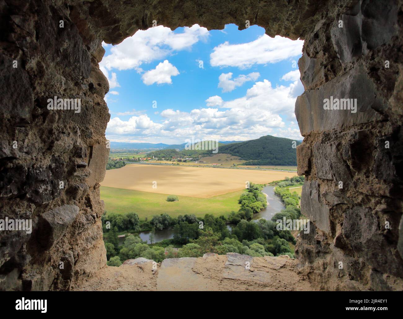 Fenster von Schloss Reviste in der Slowakei Stockfoto