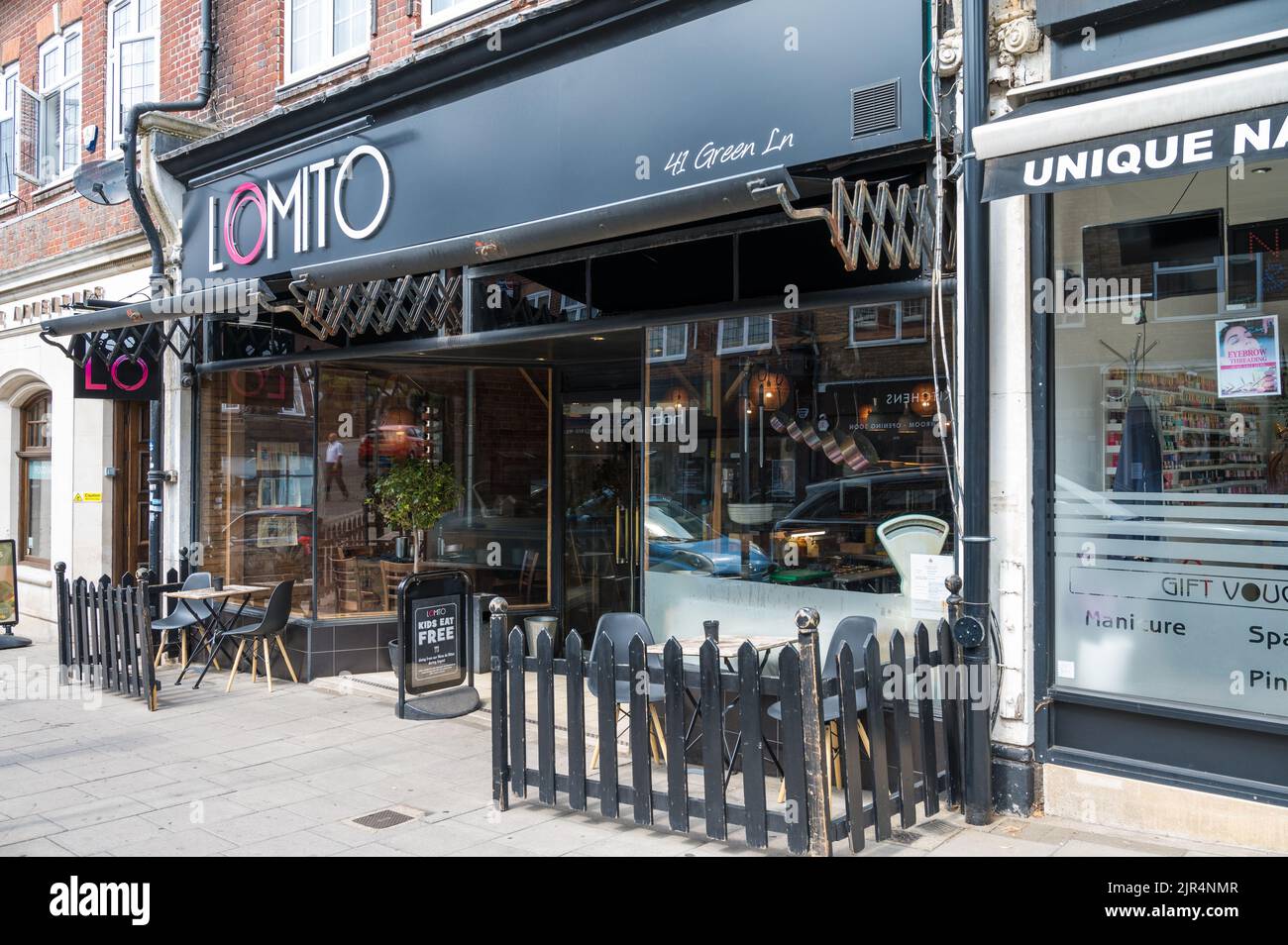 Außenansicht von Lomito Northwood, einem argentinischen Steakhouse-Restaurant. Green Lane, Northwood, Middlesex, England, Großbritannien Stockfoto