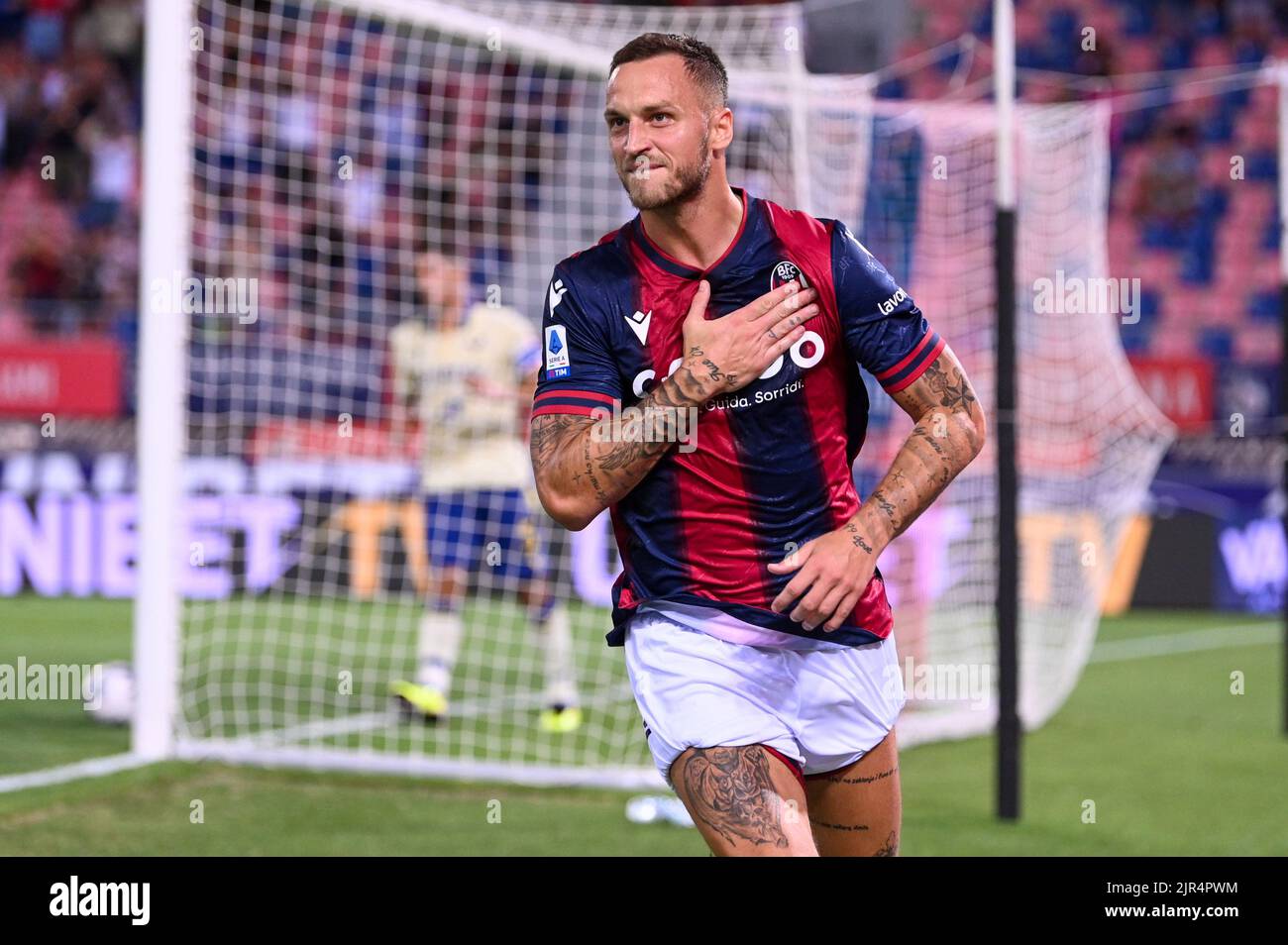 21. August 2022, Bologna, Italien: Bologna, Italien, Renato Dall'Ara Stadion, 21. August 2022, Bologna Marko Arnautovic feiert nach einem Tor 1-0 während Bologna FC gegen Hellas Verona - italienische Fußballserie A Spiel. (Bild: © Alessio Marini/LPS über ZUMA Press Wire) Stockfoto