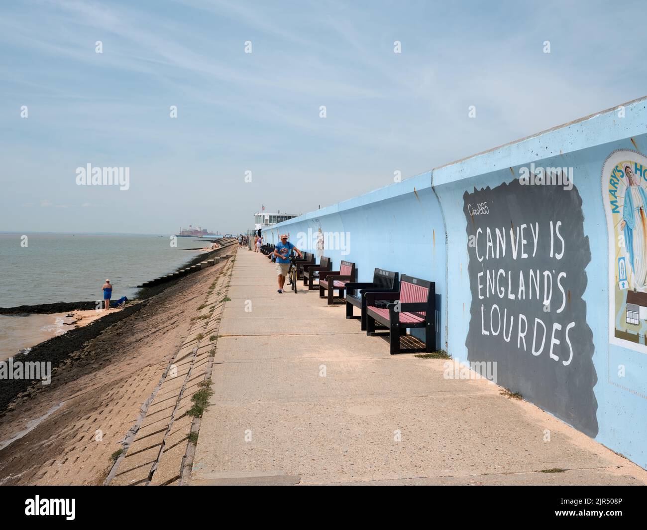 Die gemalten Wandmalereien an der Küste von Canvey Island, Themse Estuary, Essex, England, Großbritannien Stockfoto