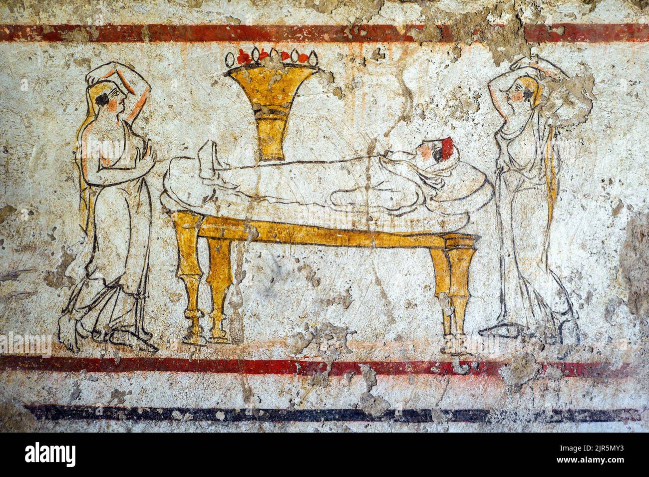 Fresko mit einer Versetzung einer verstorbenen Frau auf der Trauercouch (Prothese) Andriuolo, Grab 53 - Nordplatte (350-330 v. Chr.) - Archäologisches Gebiet von ​​Paestum - Salerno, Italien Stockfoto