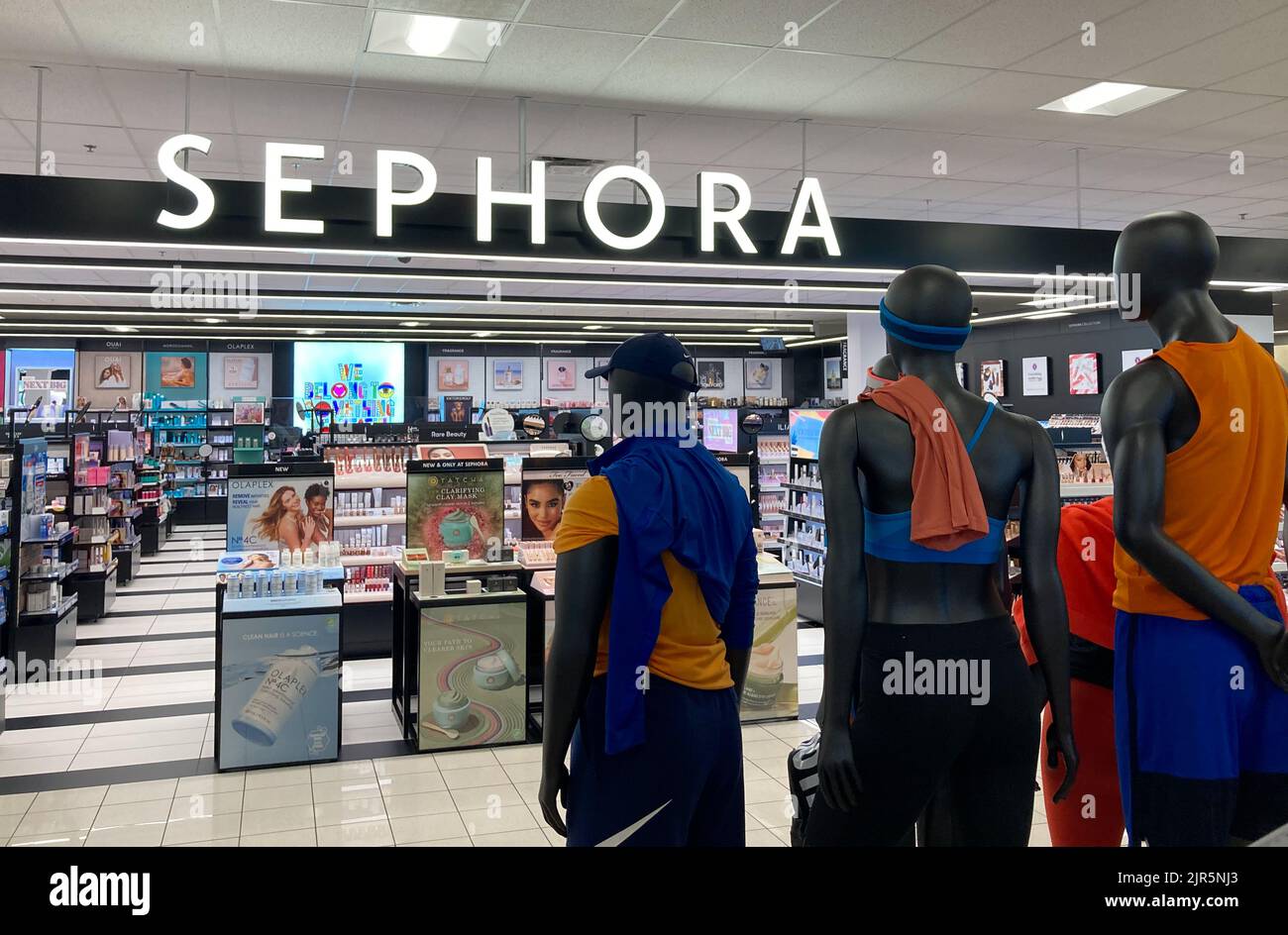 STILLWATER, MN, USA - 18. JUNI 2022 - Sephora im Kohls-Einzelhandel Innenschild und Markenlogo. Stockfoto