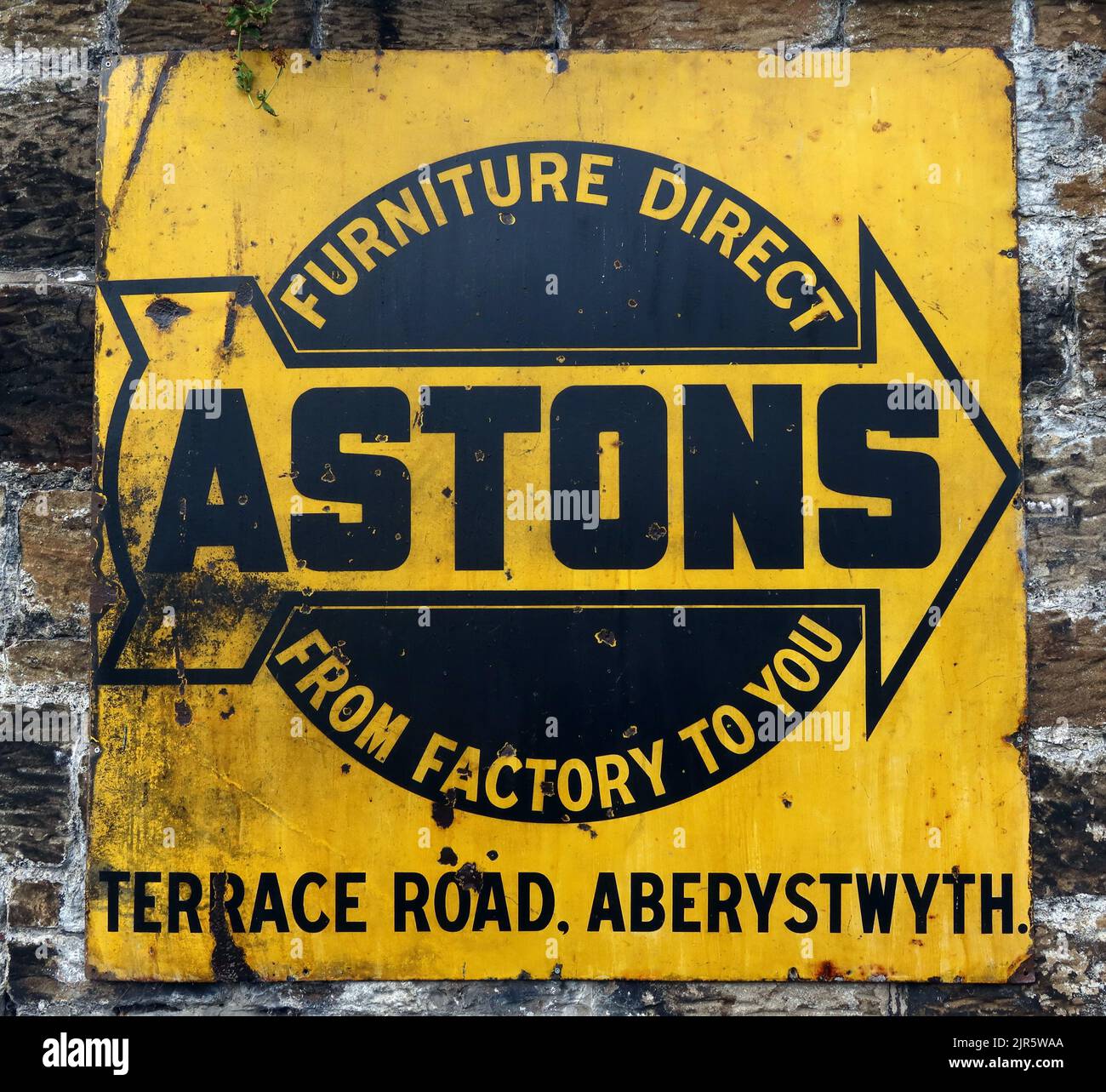 Astons Terrace Road, Aberystwyth , Möbel direkt, von der Fabrik zu Ihnen, Werbung, Wales, Großbritannien Stockfoto