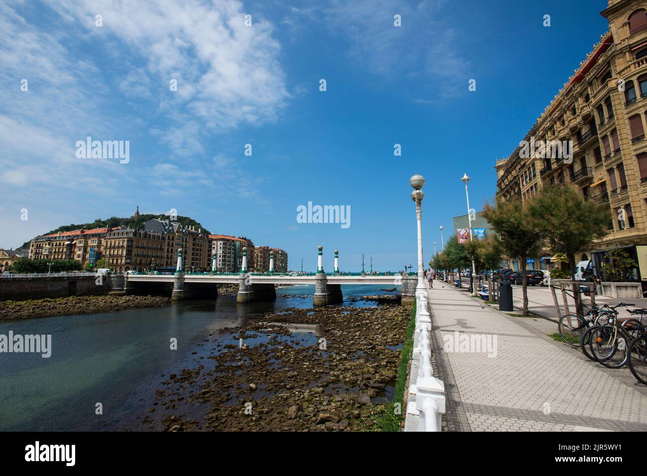 Zurriola Historical Bridge, San Sebastian, Baskenland Stockfoto