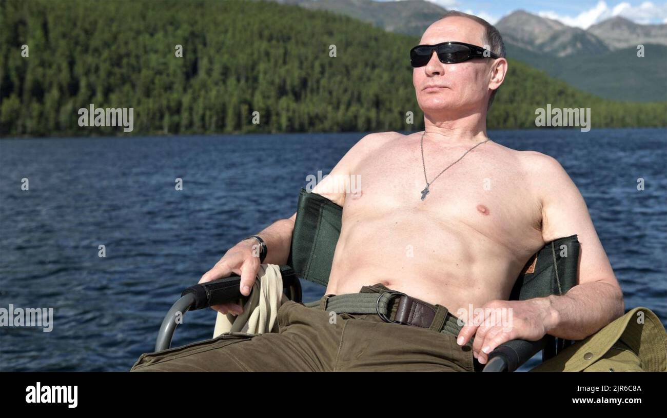 WLADIMIR PUTIN, der russische Präsident, auf einem Angel- und Jagdausflug im Jahr 2017. Foto: Alexei Nikolsky/Kreml-Beamter Stockfoto