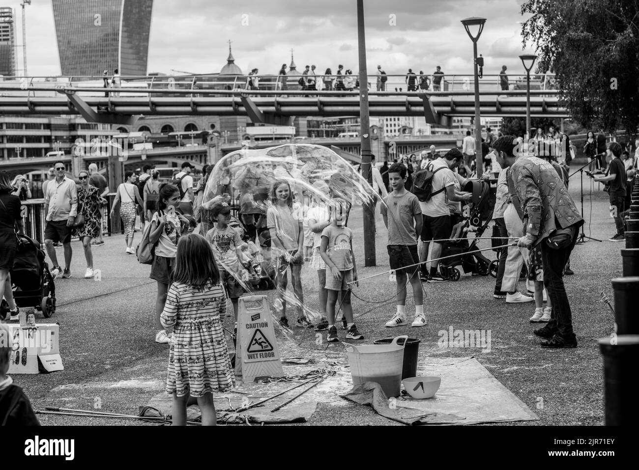 London entlang der Themse Stockfoto