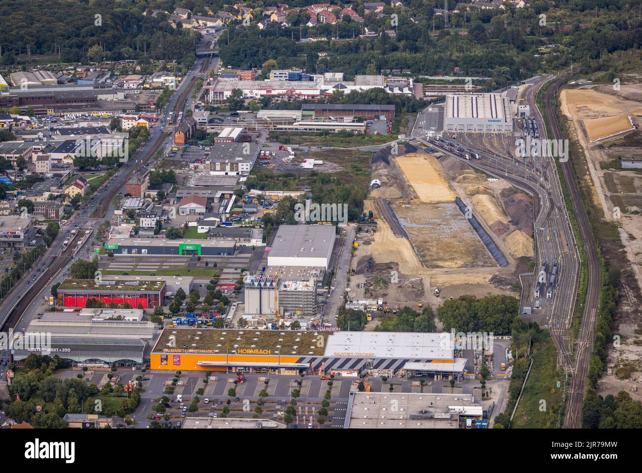 Luftaufnahme, Baustelle an der alten Westfalenhütte mit Siemens Rail Service Center im Stadtteil Dortmund, Ruhrgebiet, Nordrhein-Westfalen Stockfoto