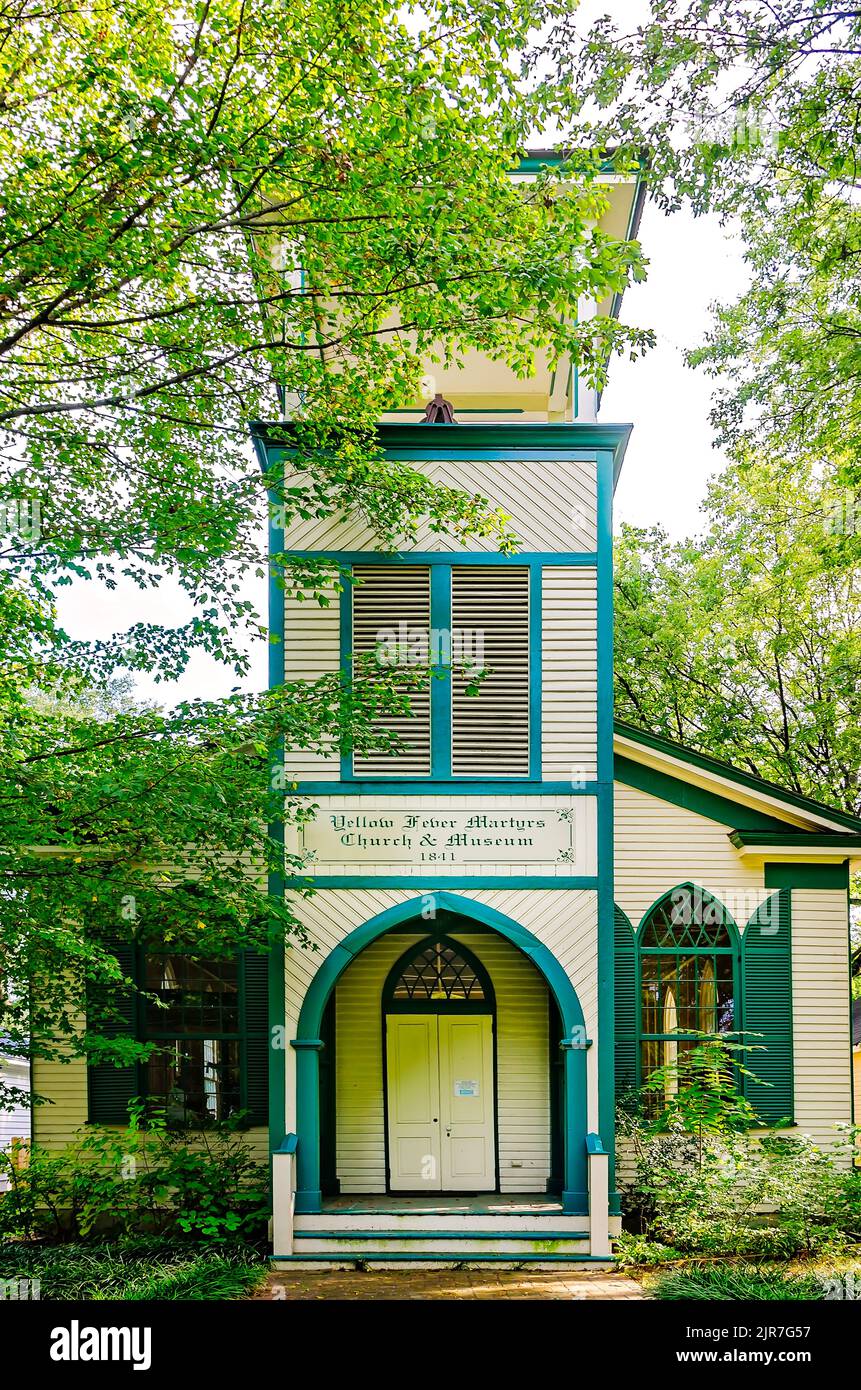 Die Yellow Fever Martyrs Church and Museum liegt eingebettet zwischen den Bäumen, am 25. September 2011, in Holly Springs, Mississippi. Stockfoto
