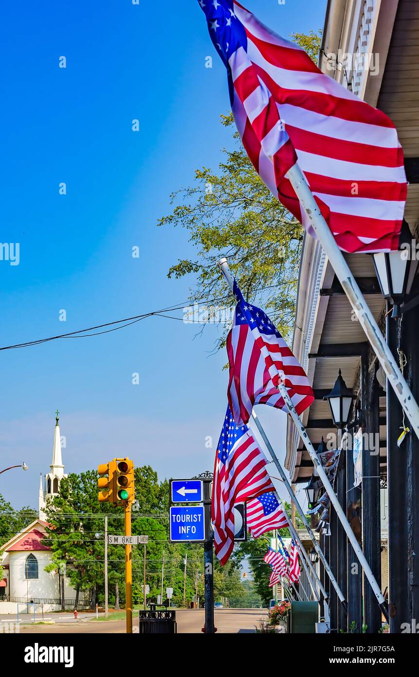 Amerikanische Fahnen in den Straßen Sept. 25, 2011 in der Innenstadt von Holly Springs, Mississippi. Stockfoto
