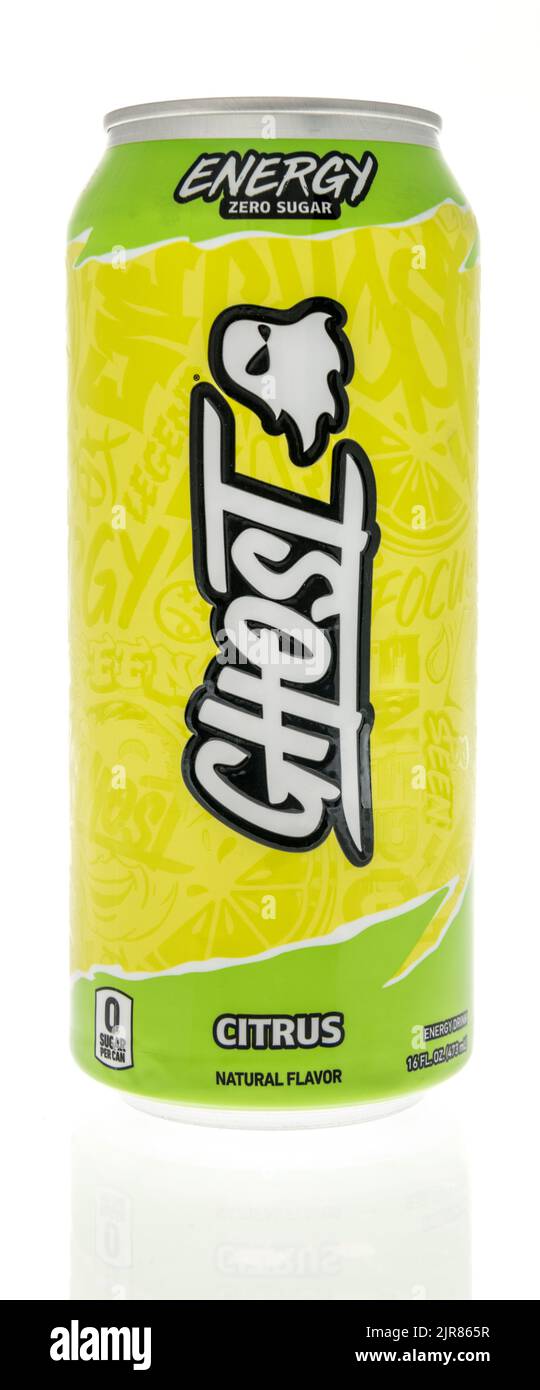 Winneconne, WI - 6. Juni 2022: Eine Dose Ghost Energy Zero Sugar Drink auf einem isolierten Hintergrund. Stockfoto