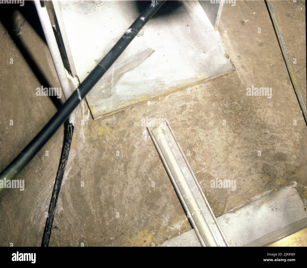 A781562 U12G RS-3 JOHN BROUILLARD (PROJEKTINGENIEUR) DEZ 13 78 EG&G/NTS PHOTO LAB VERÖFFENTLICHUNGSDATUM: 12/13/1978 EDGERTON, GERMESHAUSEN & GRIER; EG&G; EQUIPMENT; EQUIPMENT & INSTRUMENTS; INSTRUMENTE; INSTRUMENTE UND AUSRÜSTUNG; NEVADA; NEVADA; NEVADA TESTGELÄNDE; NTS; KERNENERGIETECHNIK; KERNWAFFENTESTS; KERNWAFFENTESTS; STÄBE; RS-3; TESTSTANDORTE; UGT; UNTERIRDISCH; UNTERIRDISCH TESTING HISTORISCHE BILDER. 1972 - 2012. Energieministerium. National Nuclear Security Administration. Fotos im Zusammenhang mit Atomwaffentests auf dem Testgelände in Nevada. Stockfoto