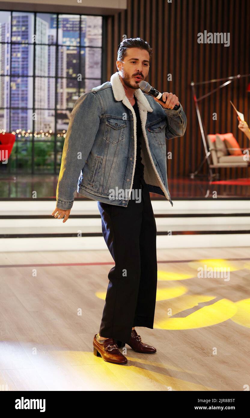 MIAMI, FLAUG 22 Sänger Llanes tritt während Unimas 